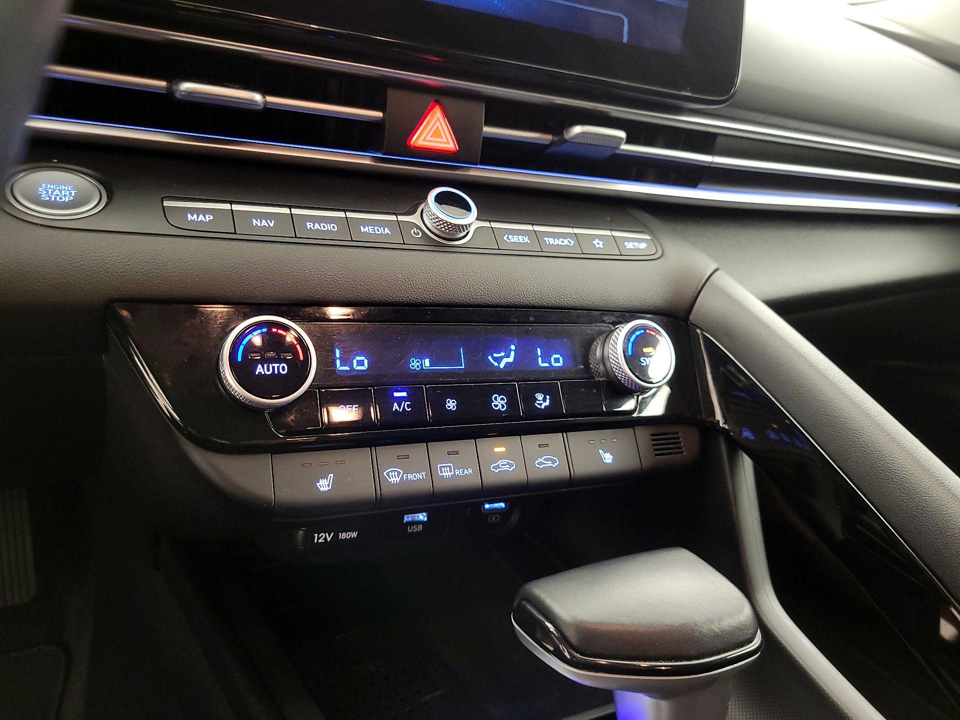 Thumbnail: 2022 Hyundai Elantra - 17