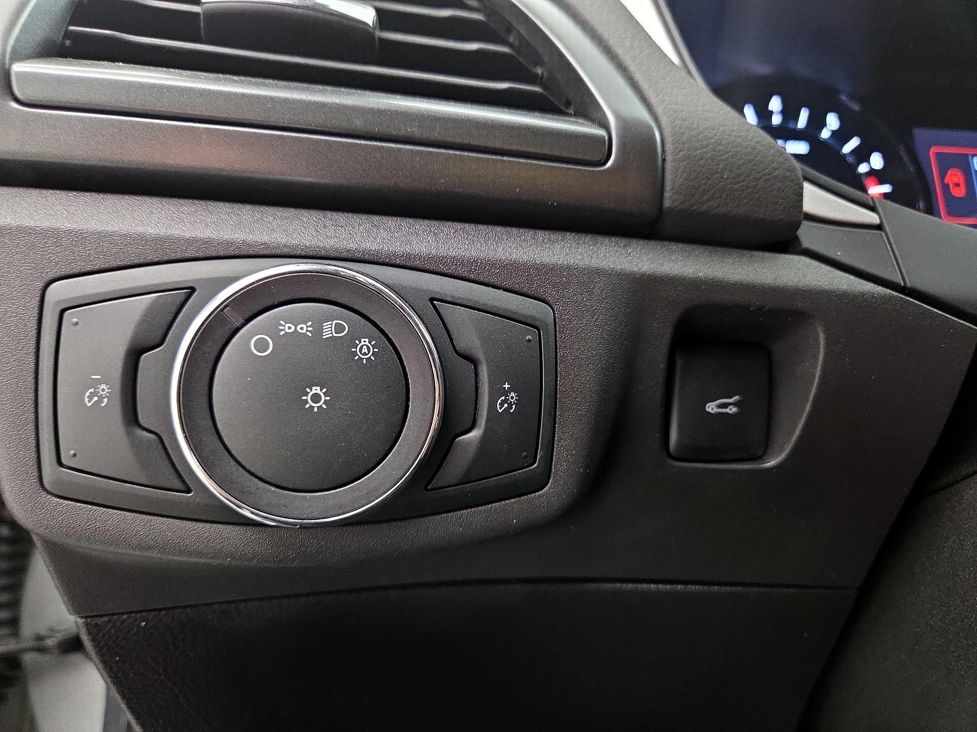 Thumbnail: 2015 Ford Fusion - 13