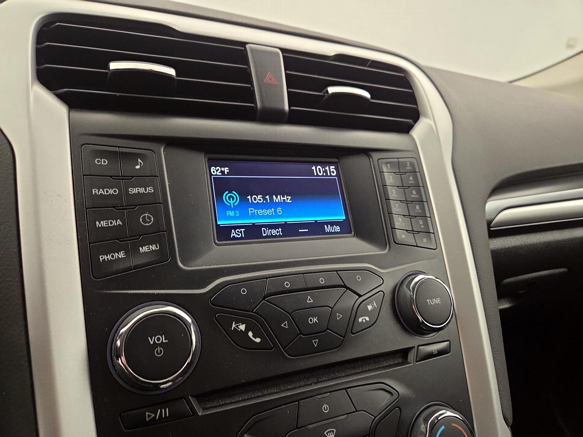 Thumbnail: 2015 Ford Fusion - 15