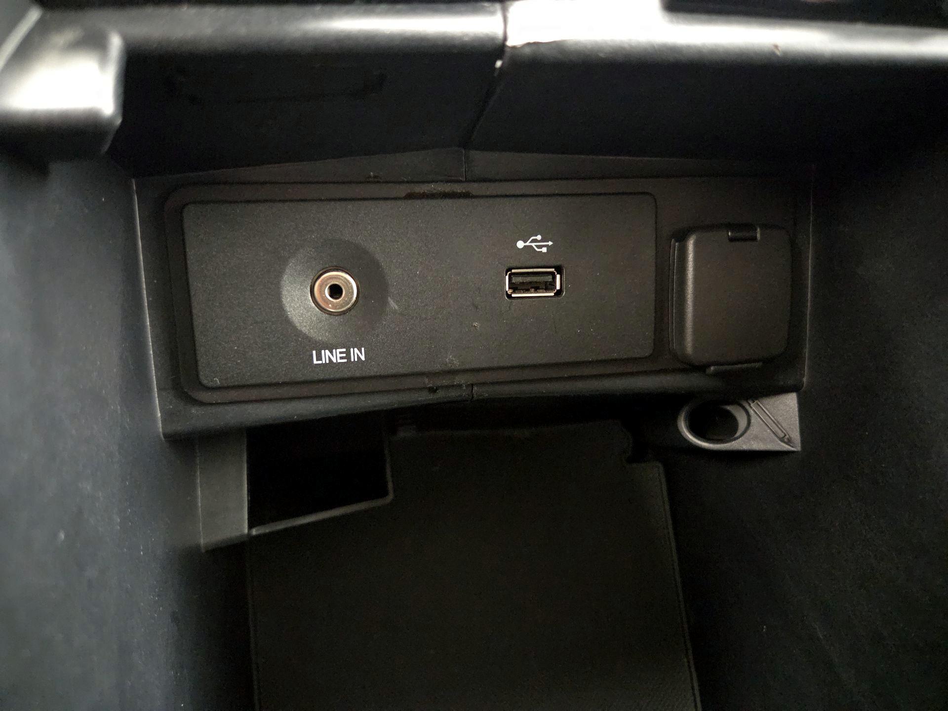 Thumbnail: 2015 Ford Fusion - 18