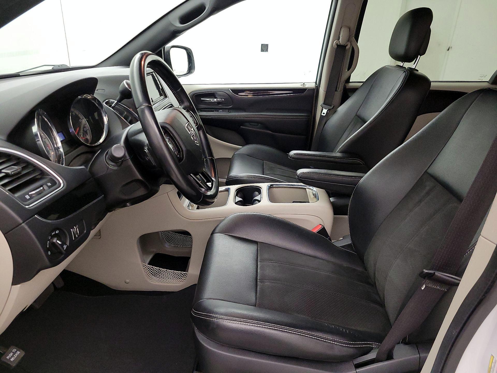 Thumbnail: 2019 Dodge Grand Caravan - 11