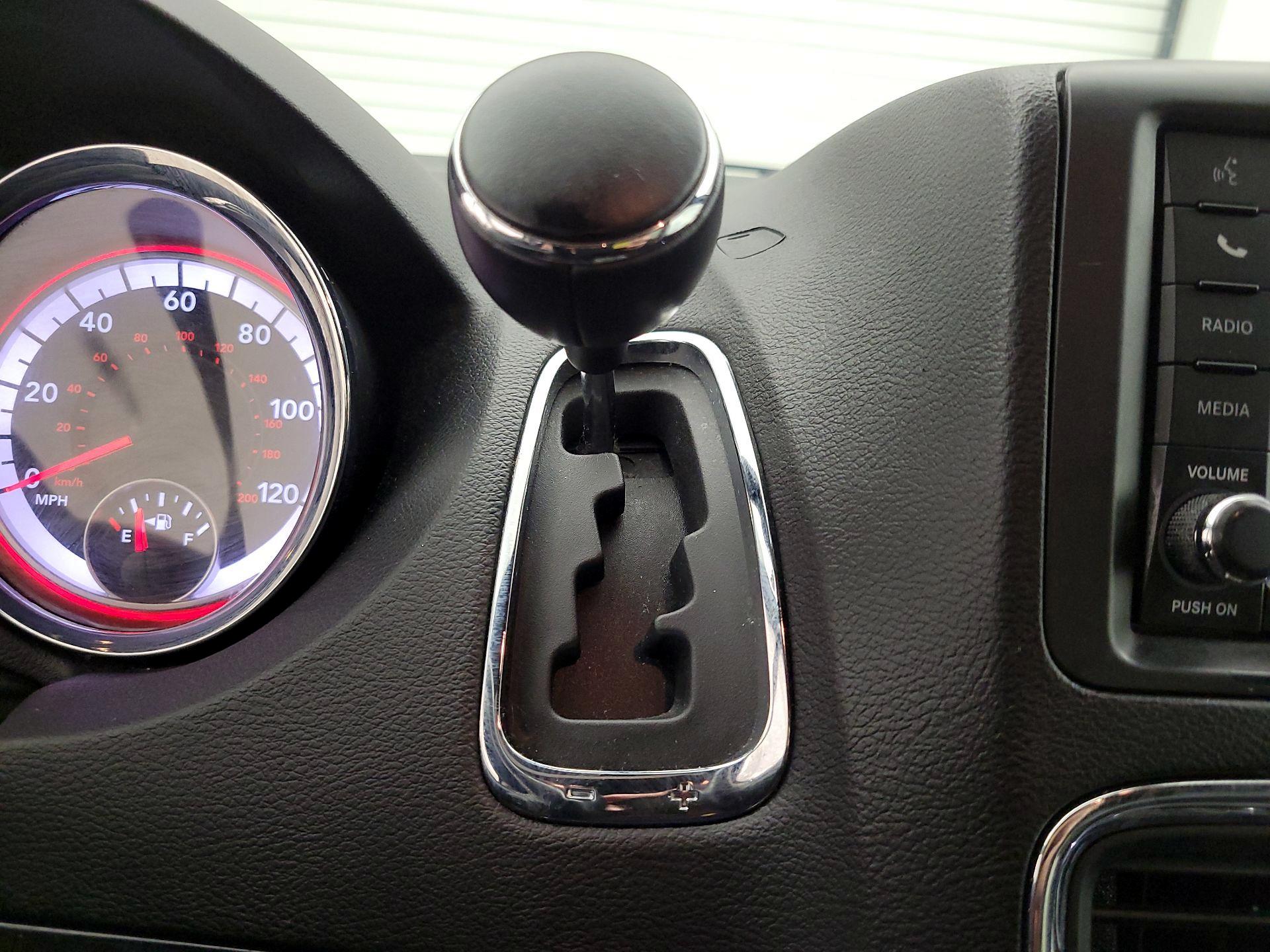 Thumbnail: 2019 Dodge Grand Caravan - 17