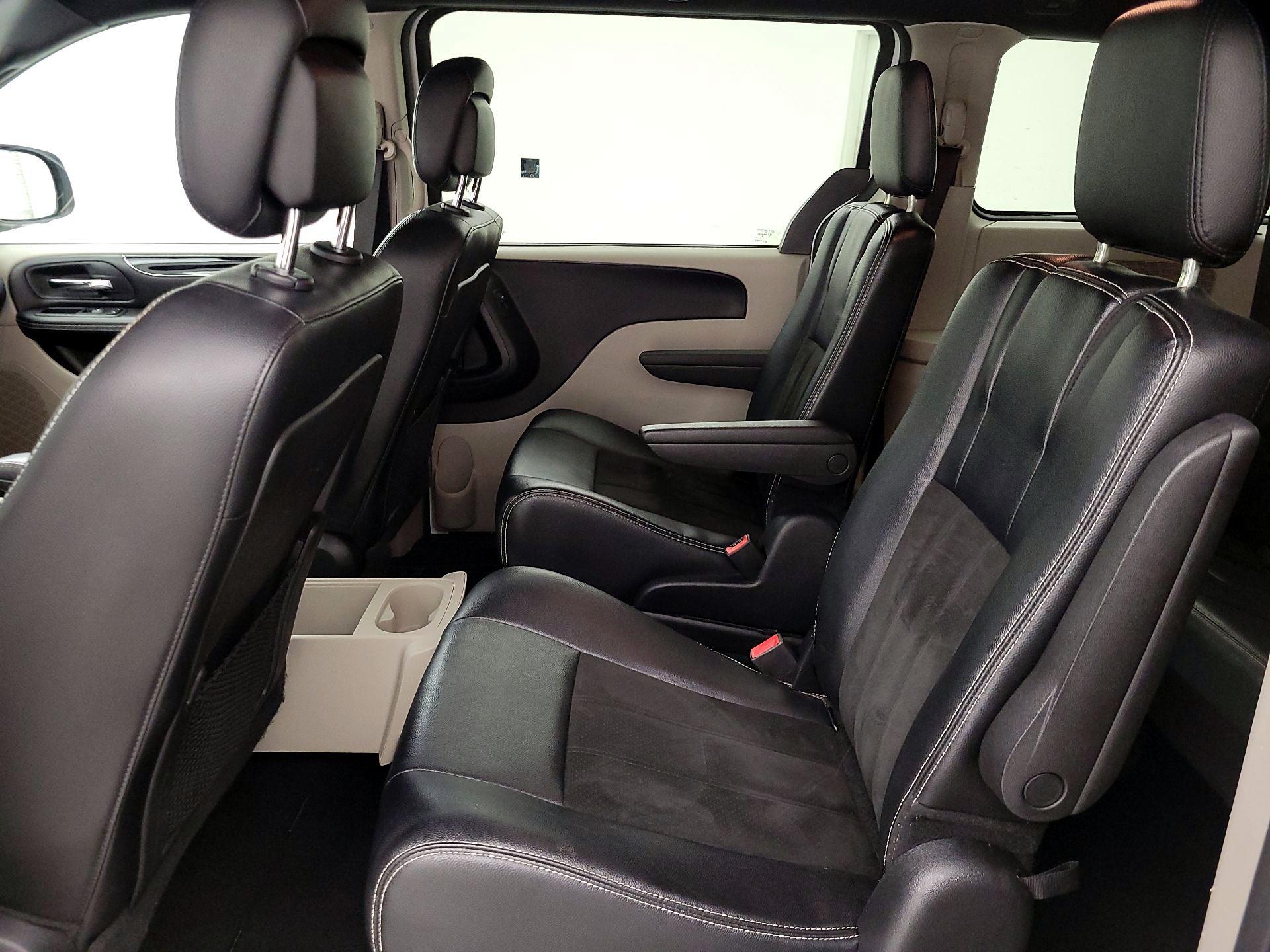 Thumbnail: 2019 Dodge Grand Caravan - 19