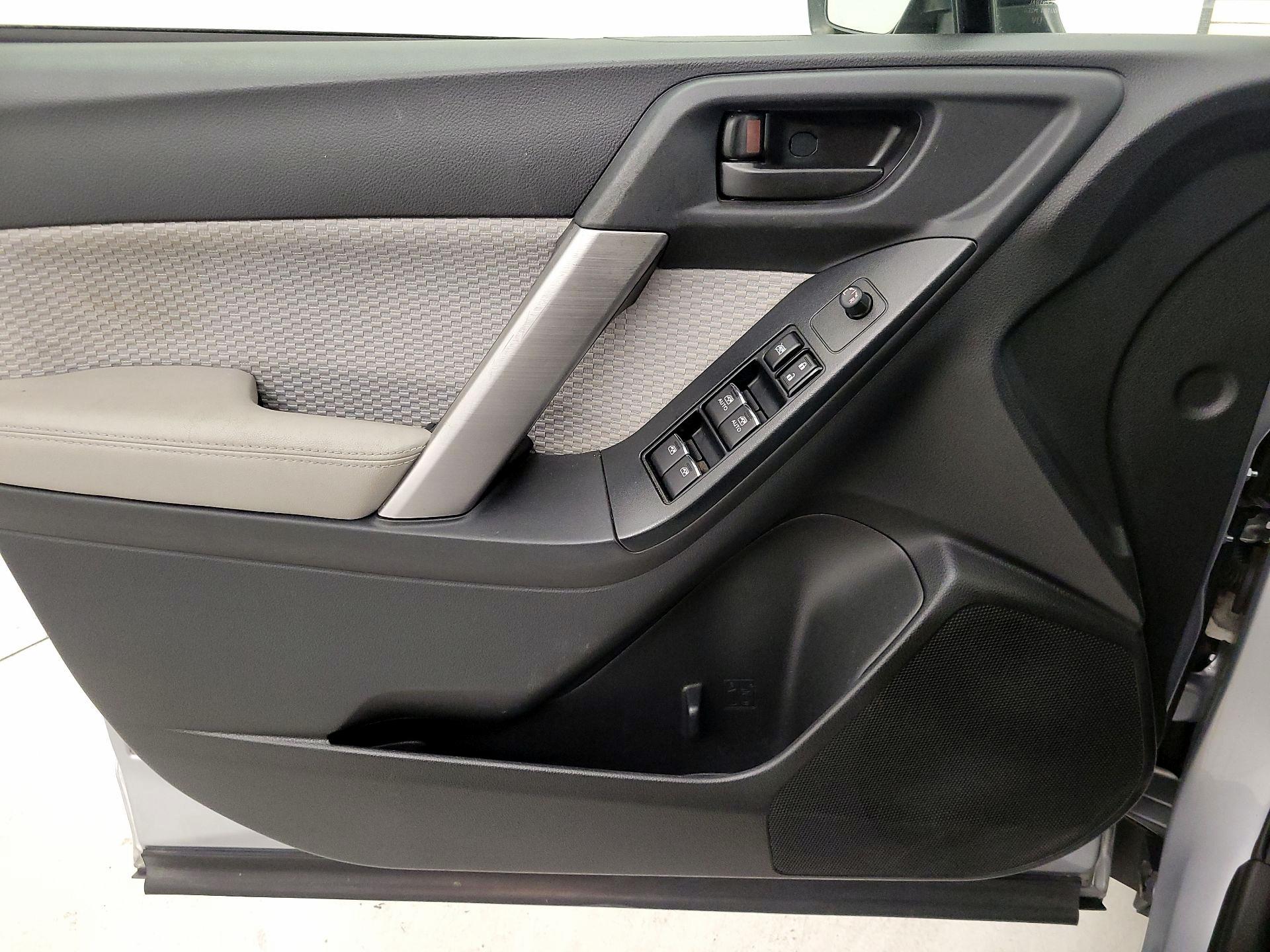 Thumbnail: 2017 Subaru Forester - 12