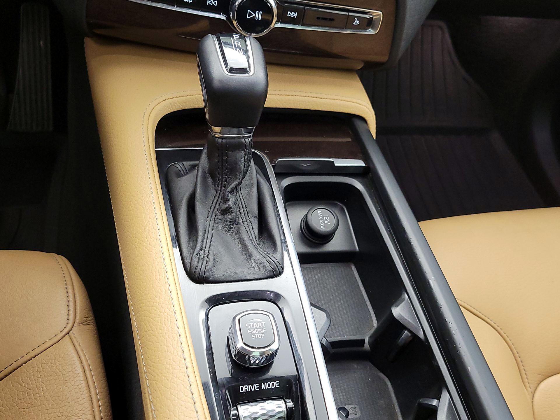 Thumbnail: 2018 Volvo XC90 - 18