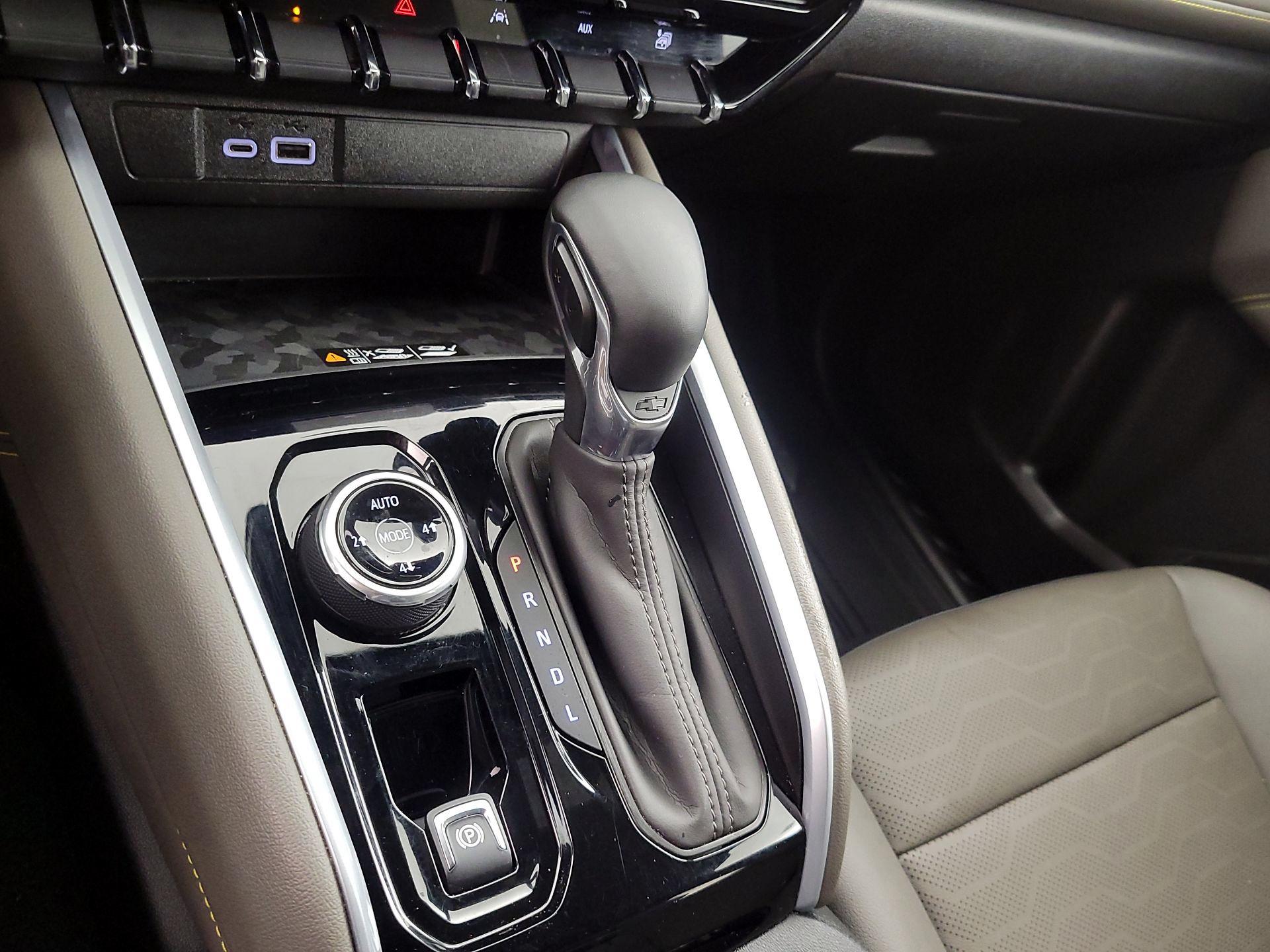 Thumbnail: 2024 Chevrolet Colorado - 17