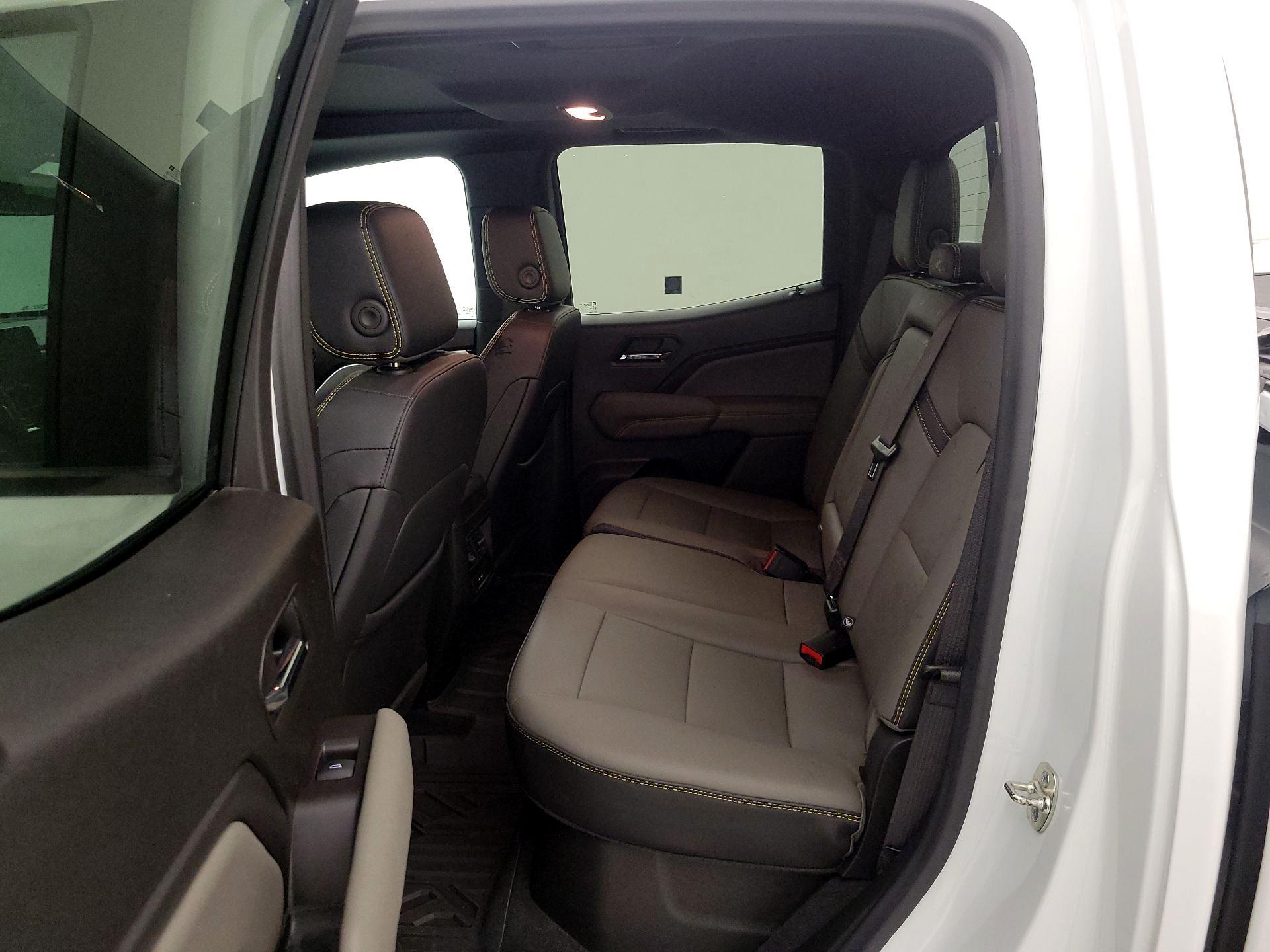 Thumbnail: 2024 Chevrolet Colorado - 19