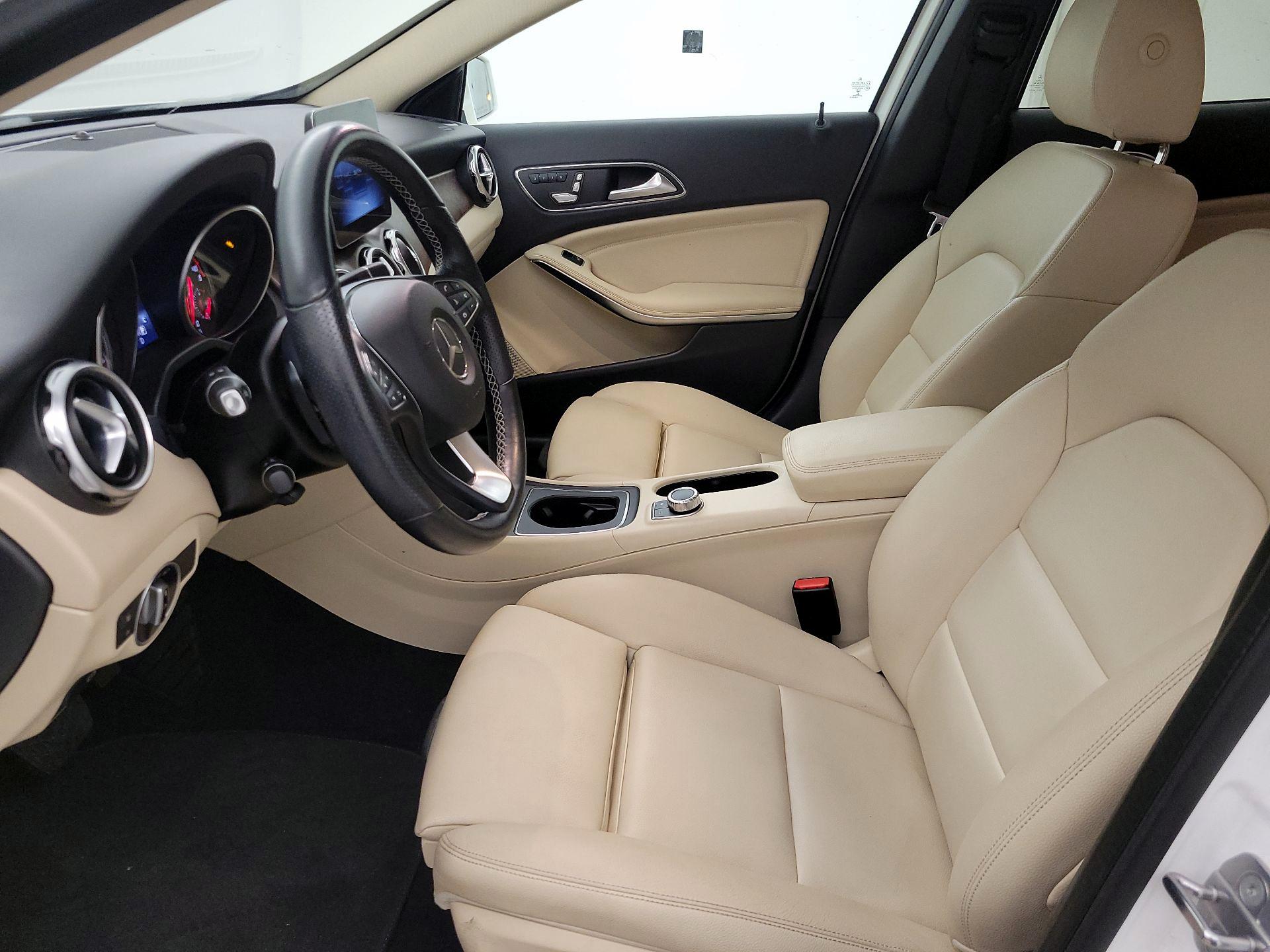 Thumbnail: 2019 Mercedes-Benz GLA - 11