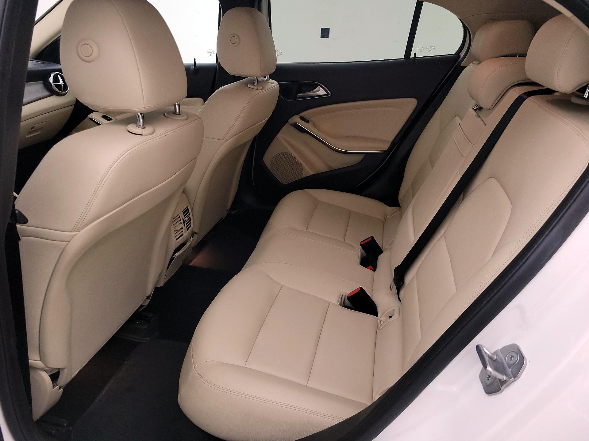 Thumbnail: 2019 Mercedes-Benz GLA - 19