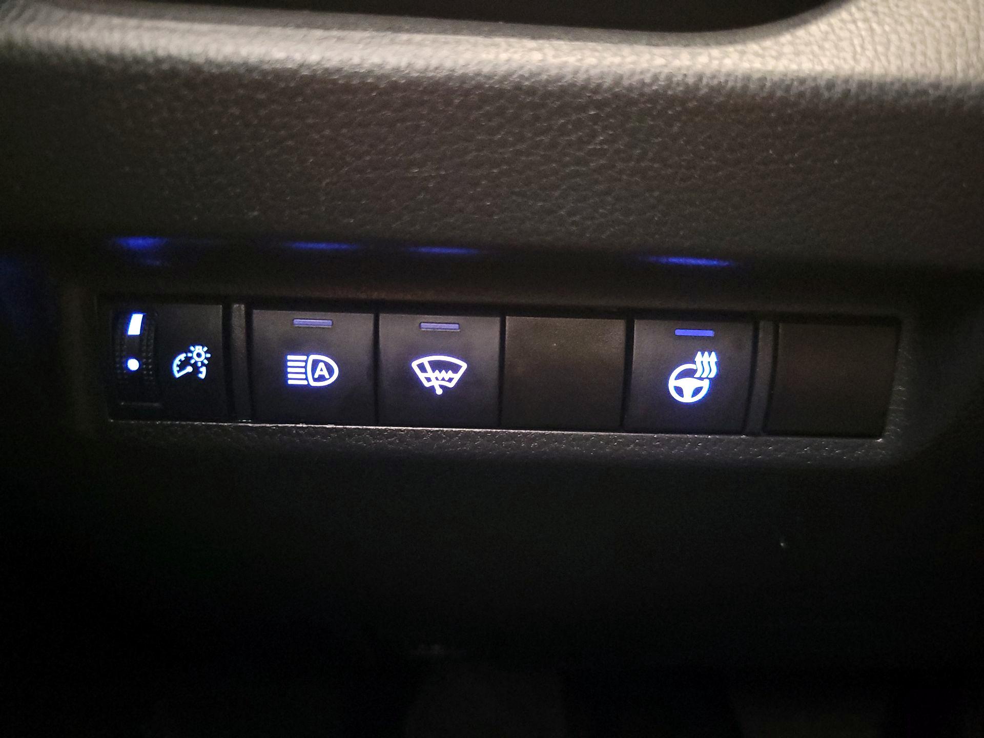 Thumbnail: 2022 Toyota RAV4 - 13