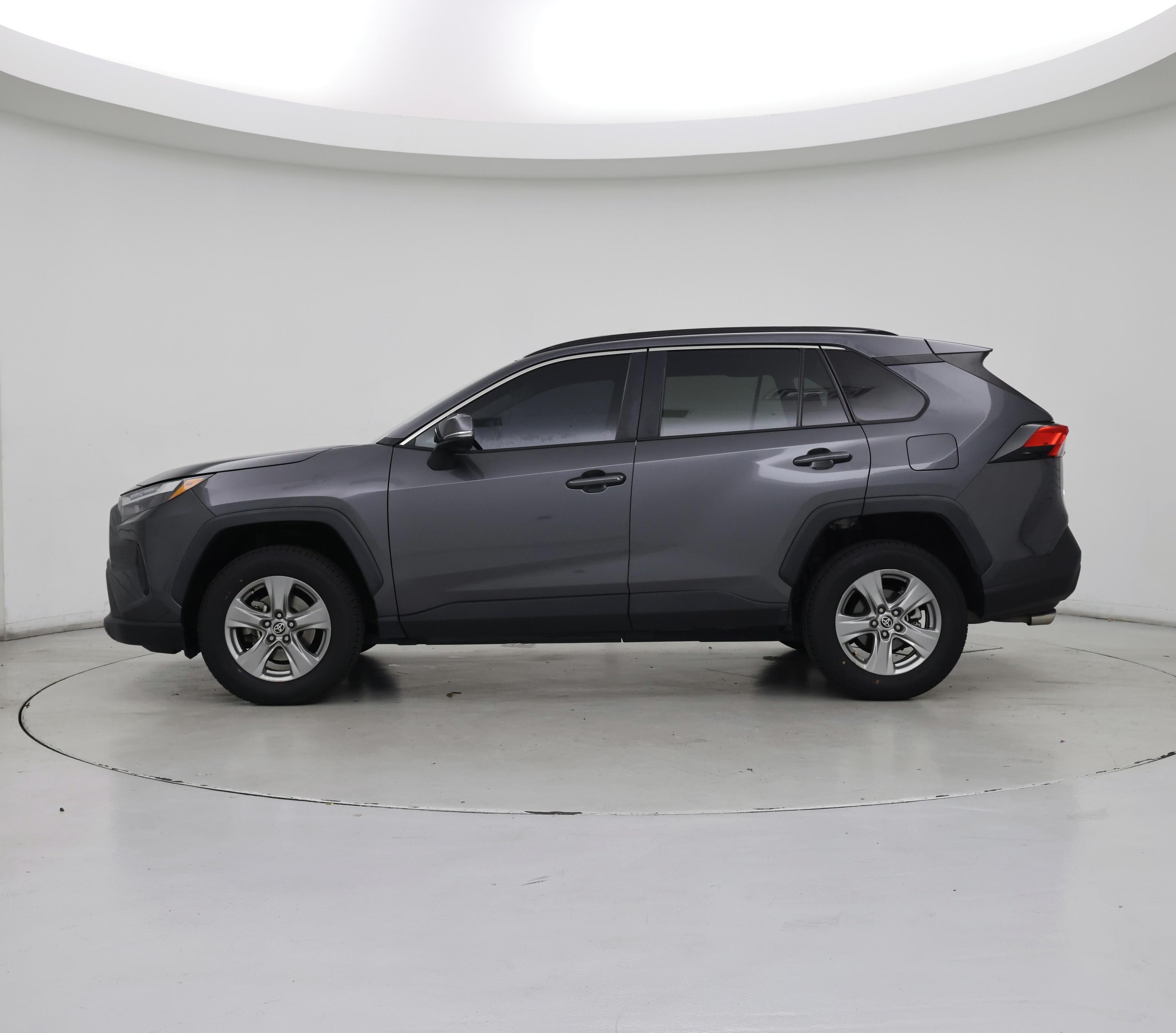 Thumbnail: 2022 Toyota RAV4 - 3