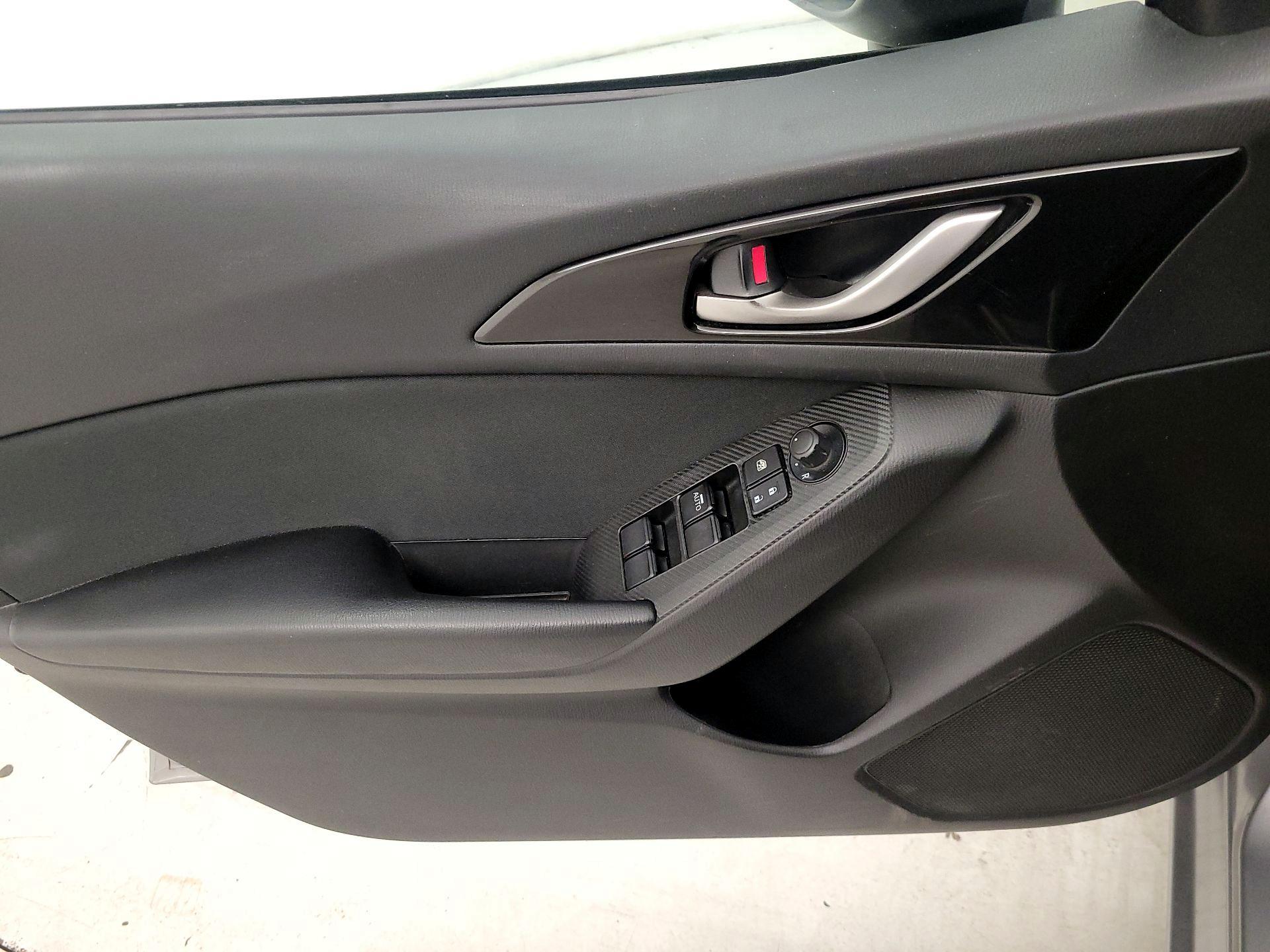 Thumbnail: 2015 Mazda Mazda3 - 12