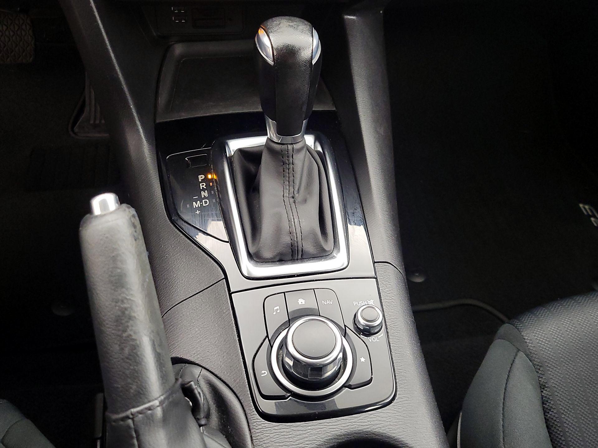 Thumbnail: 2015 Mazda Mazda3 - 17