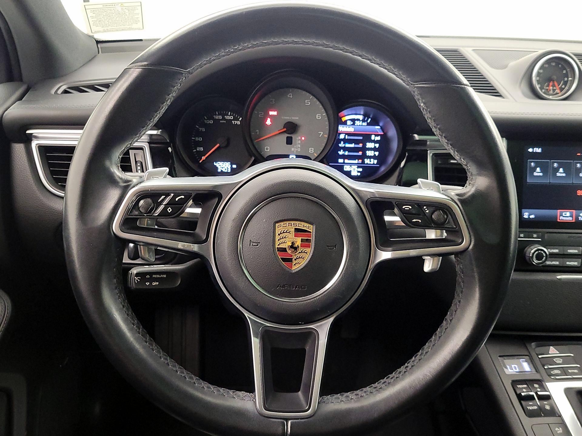 Thumbnail: 2017 Porsche Macan - 10