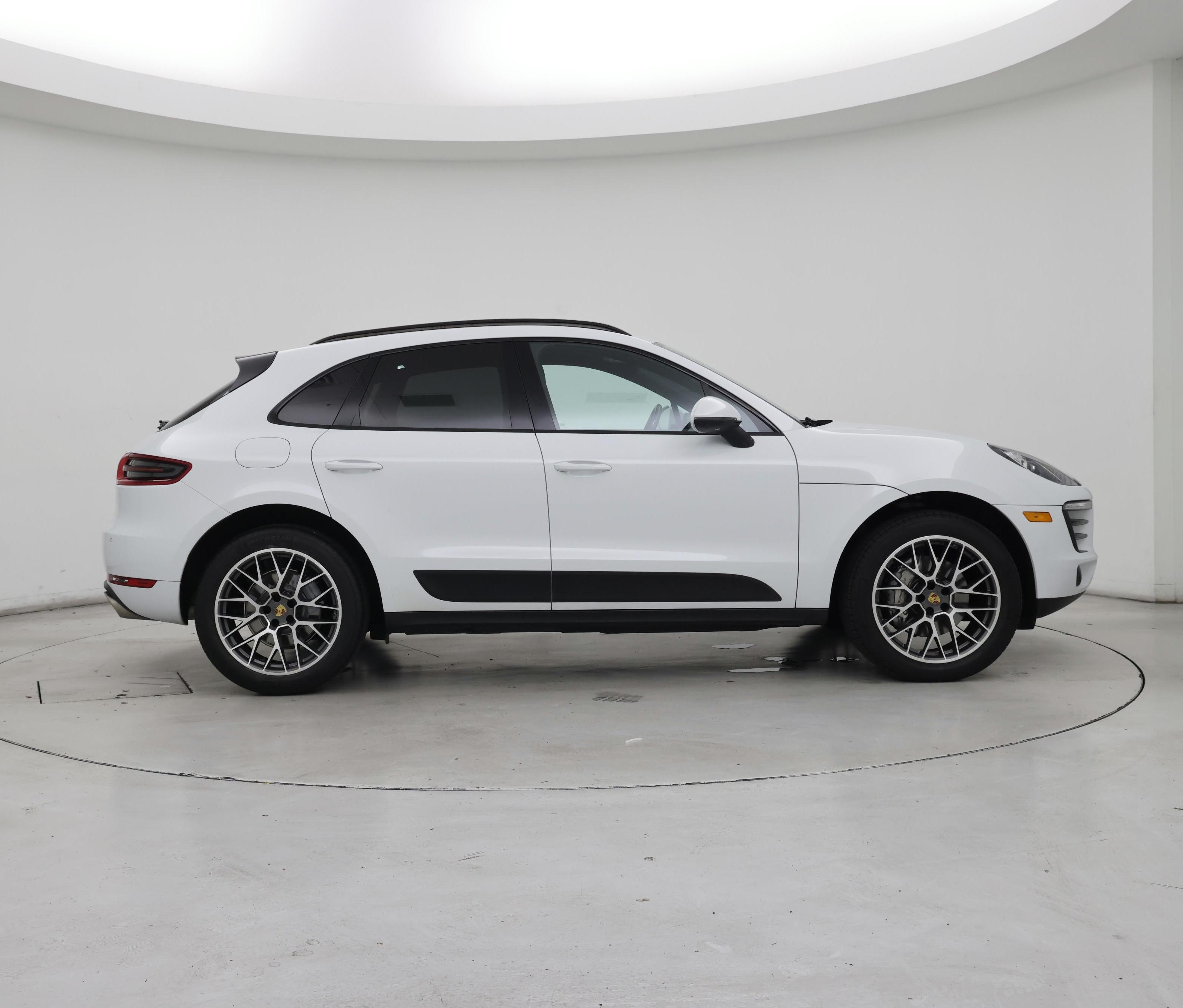 Thumbnail: 2017 Porsche Macan - 7