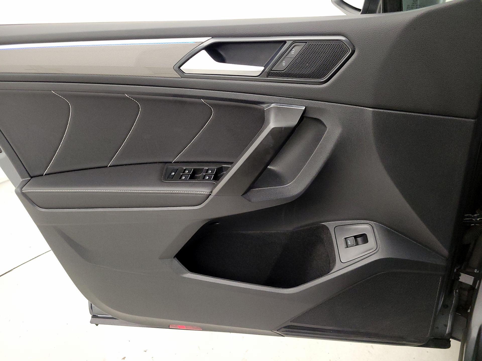 Thumbnail: 2022 Volkswagen Tiguan - 12