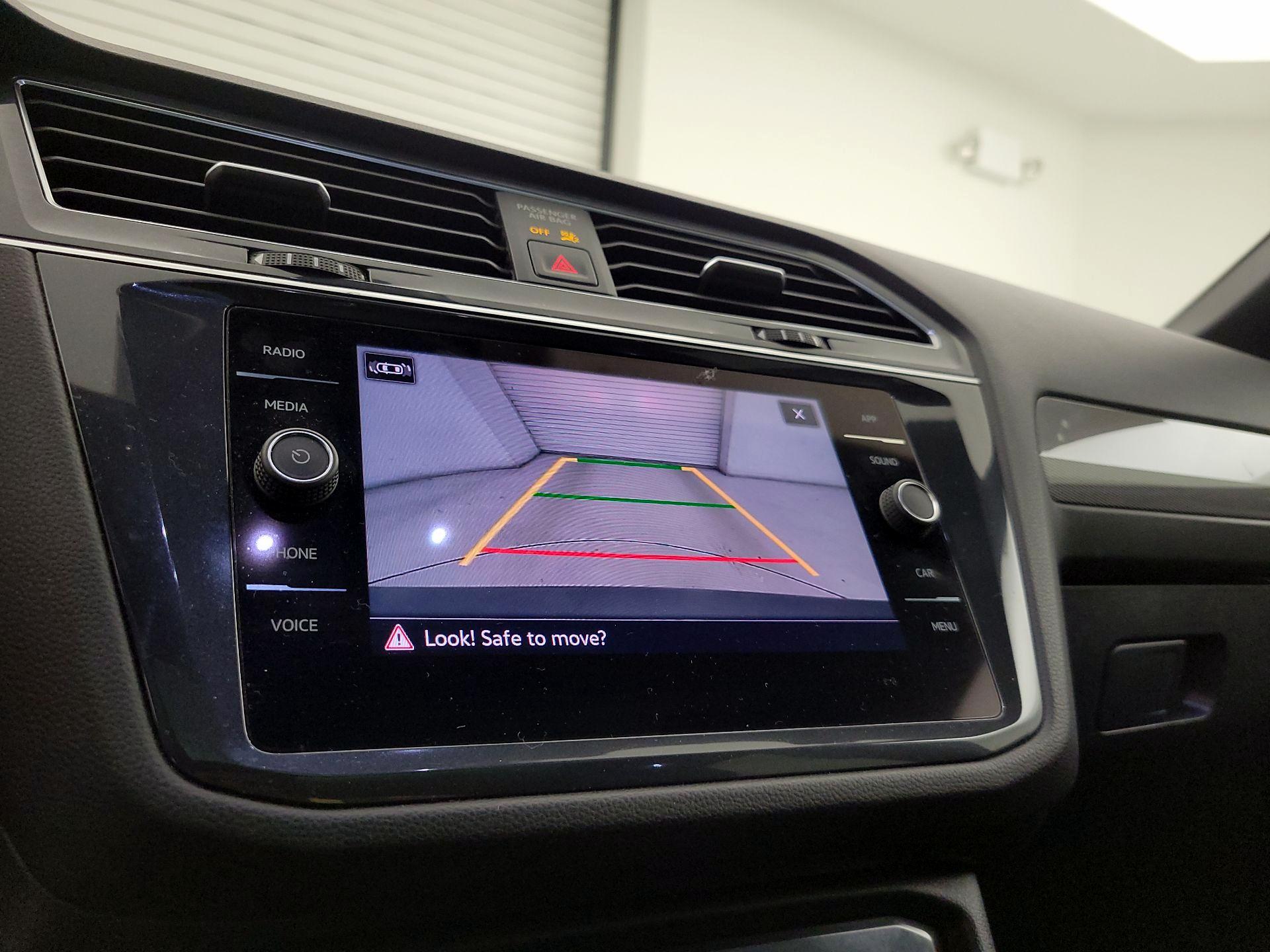 Thumbnail: 2022 Volkswagen Tiguan - 14