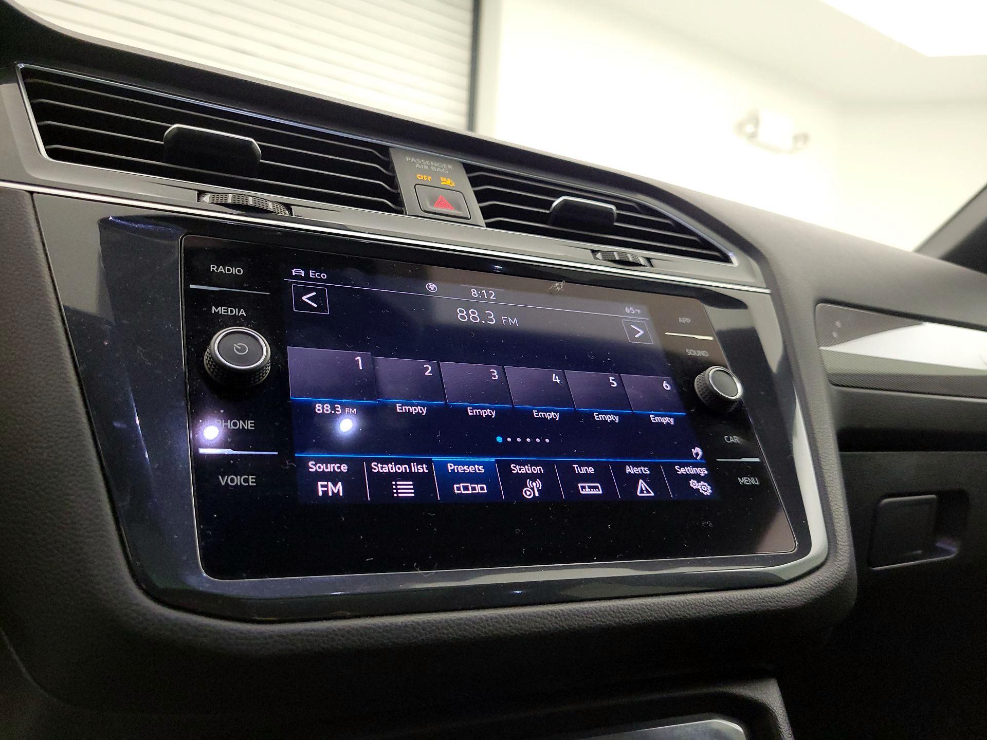 Thumbnail: 2022 Volkswagen Tiguan - 15