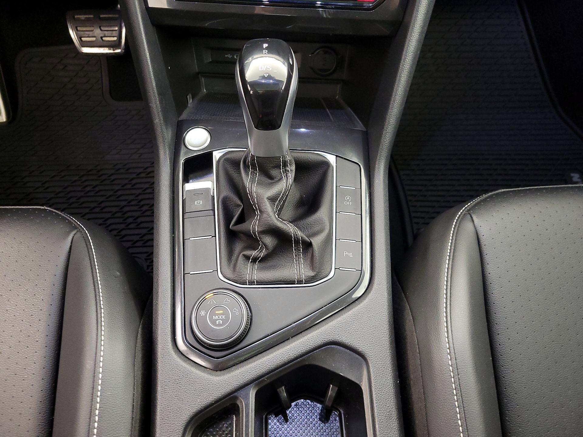 Thumbnail: 2022 Volkswagen Tiguan - 17