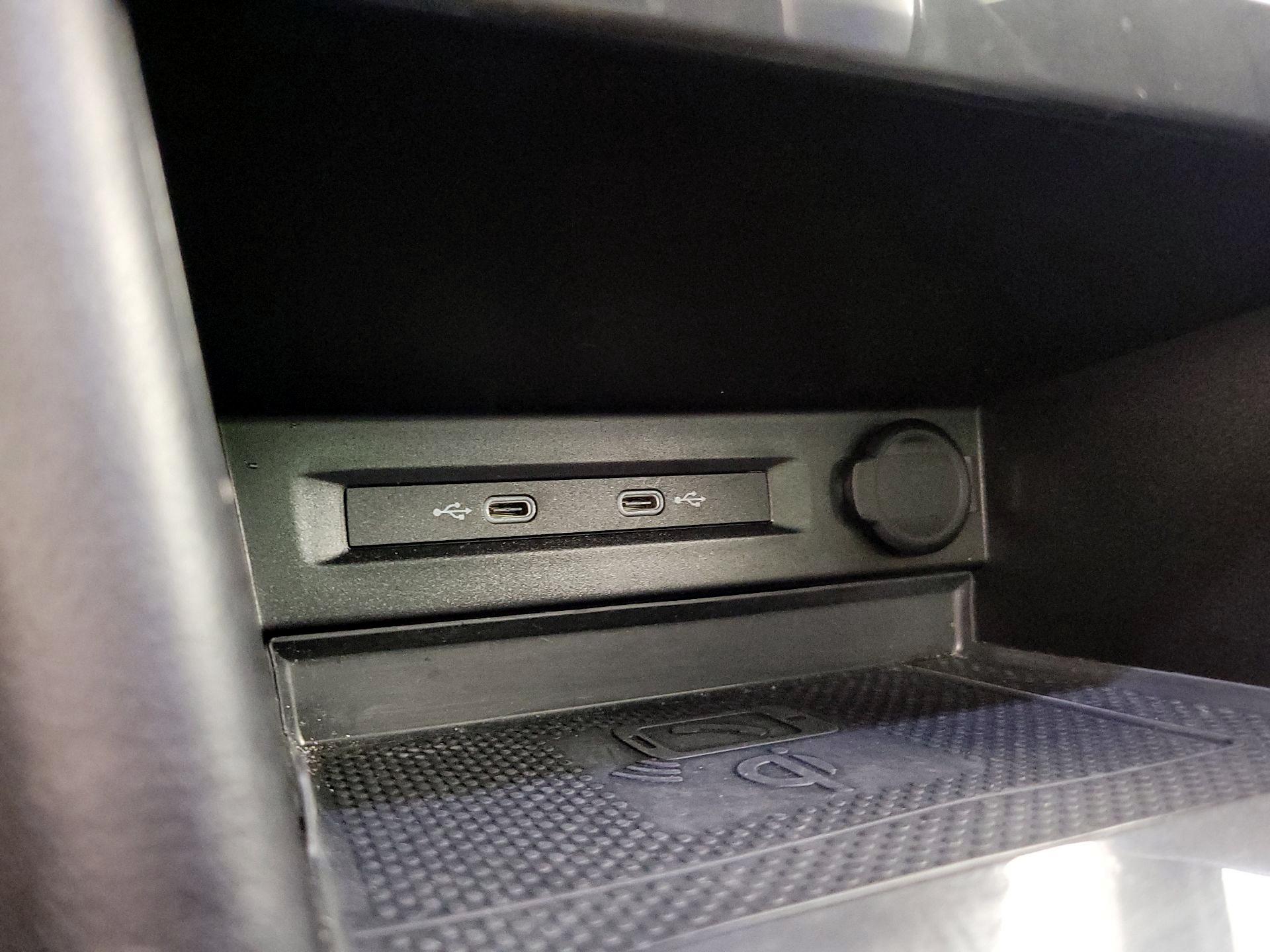 Thumbnail: 2022 Volkswagen Tiguan - 18