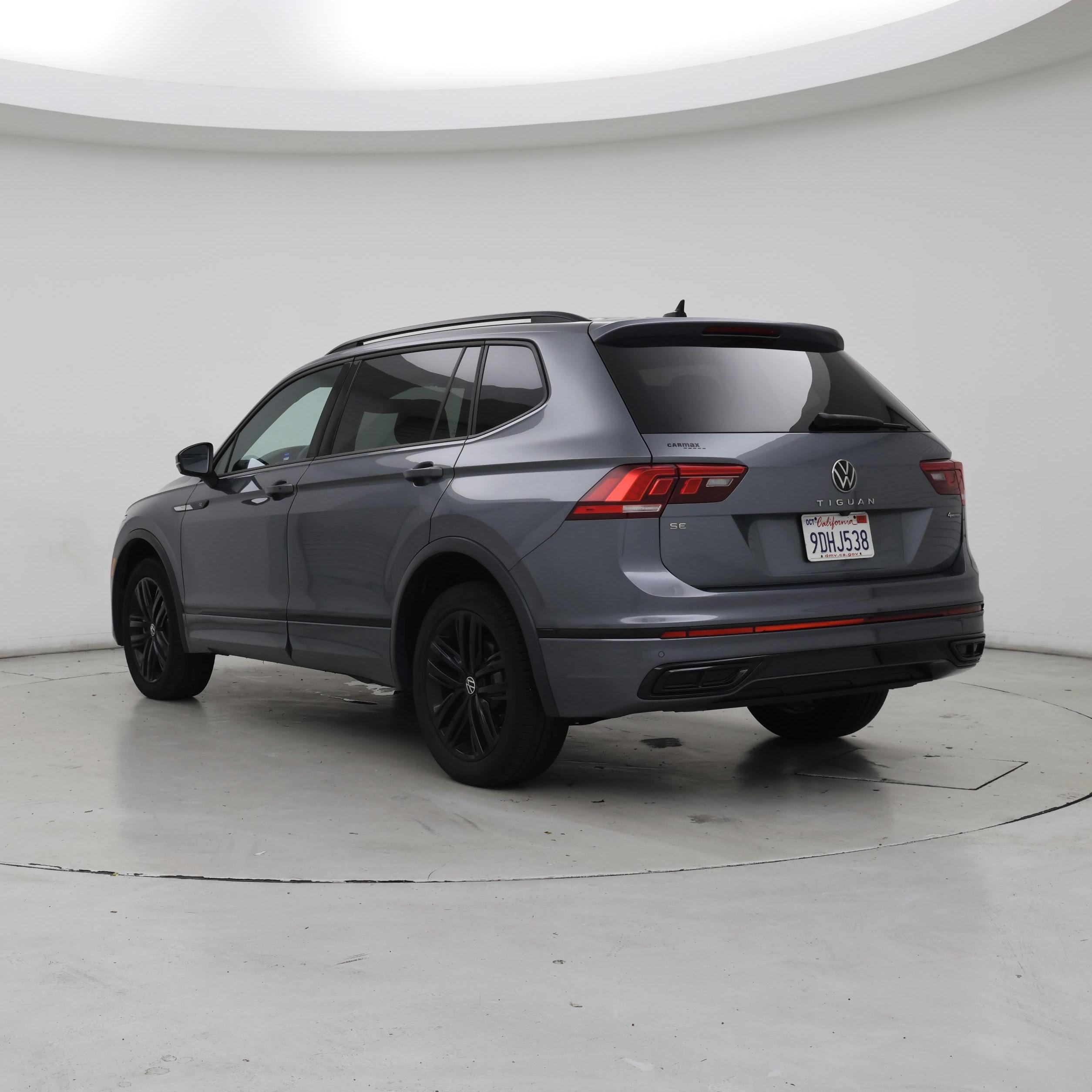 Thumbnail: 2022 Volkswagen Tiguan - 2