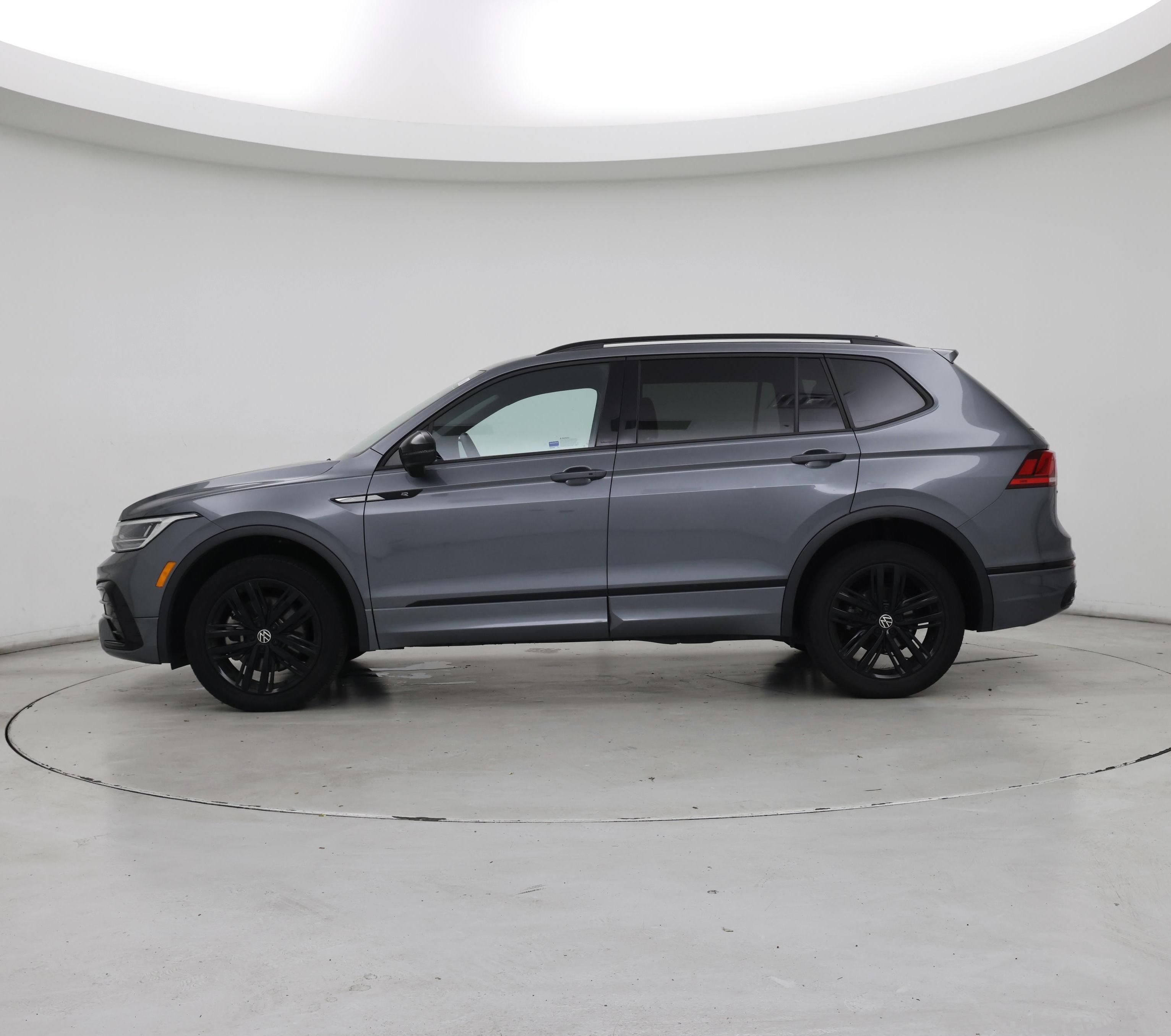 Thumbnail: 2022 Volkswagen Tiguan - 3