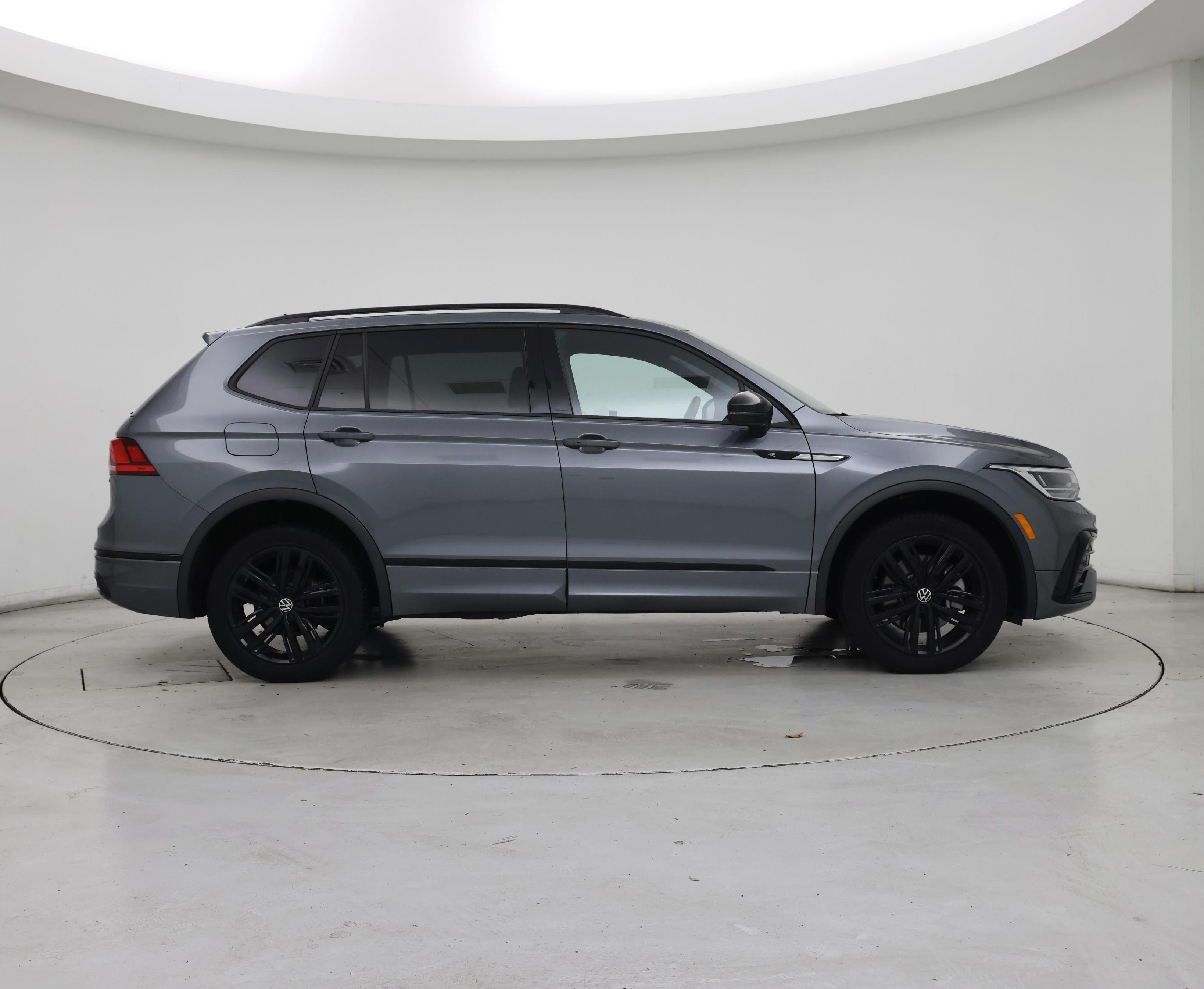 Thumbnail: 2022 Volkswagen Tiguan - 7