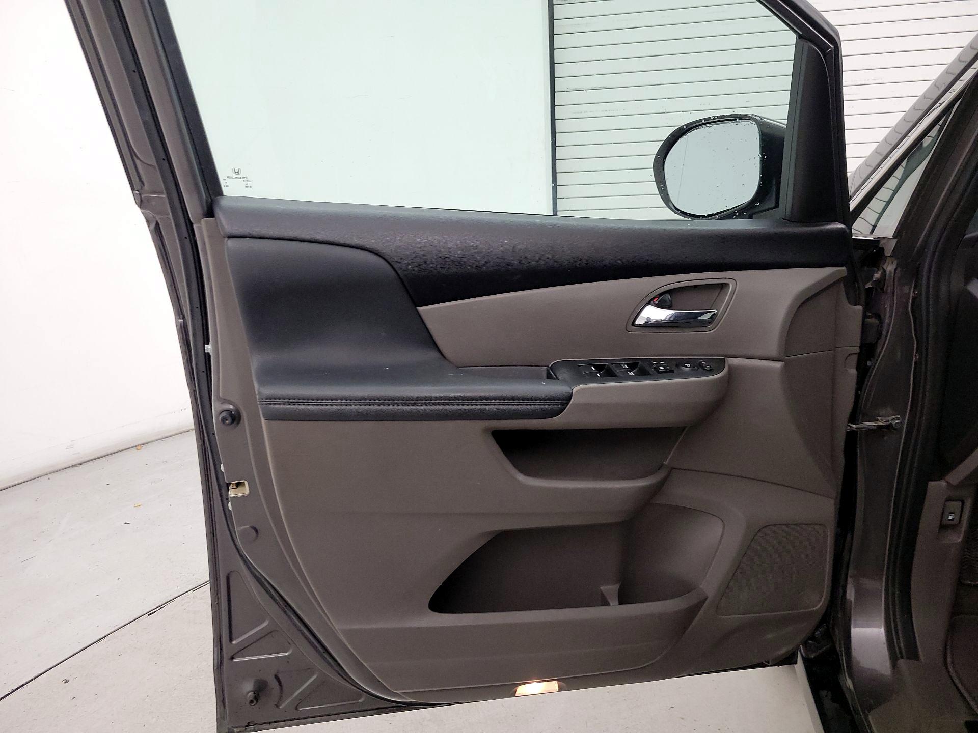 Thumbnail: 2015 Honda Odyssey - 12