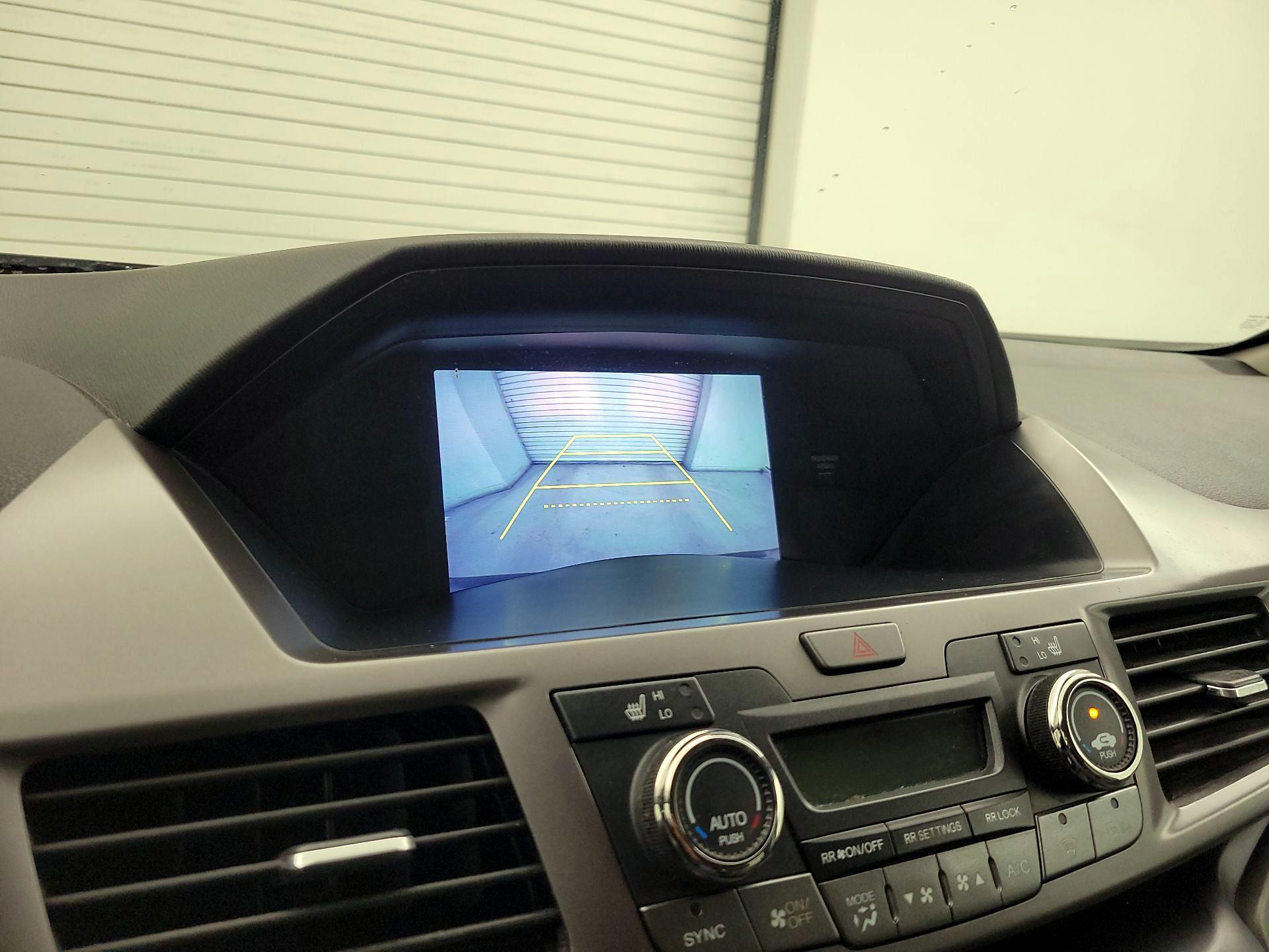 Thumbnail: 2015 Honda Odyssey - 14