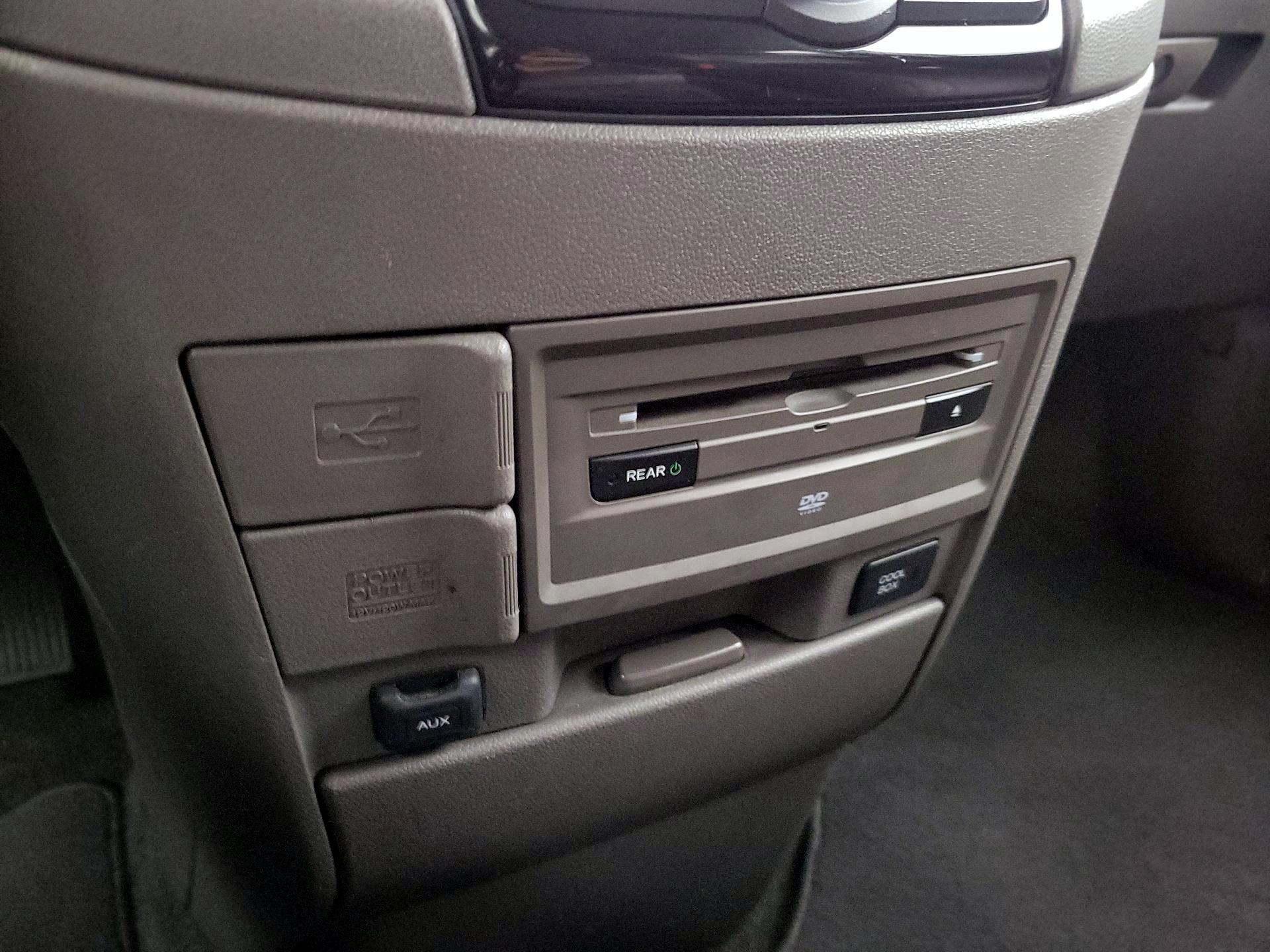 Thumbnail: 2015 Honda Odyssey - 18