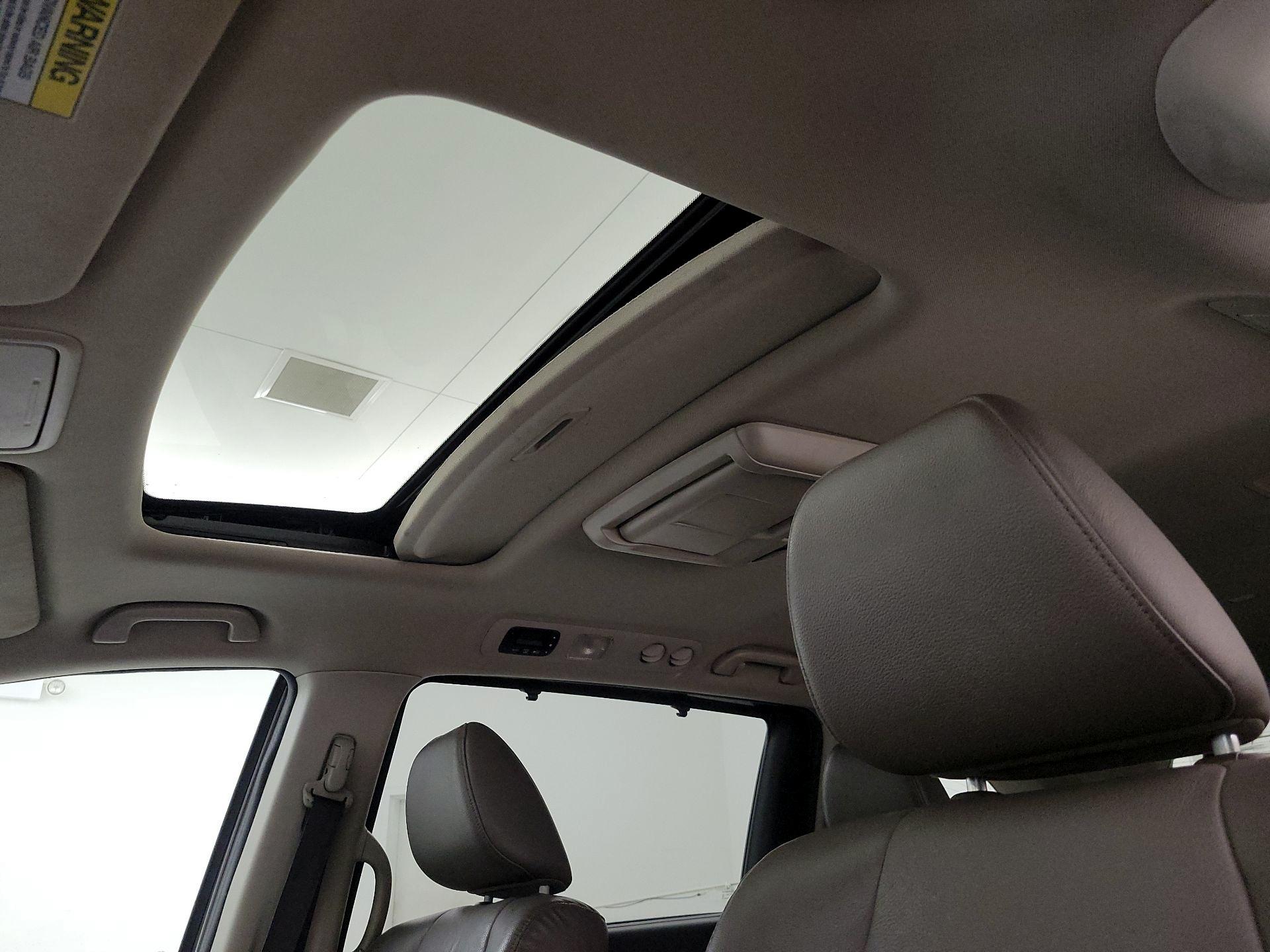 Thumbnail: 2015 Honda Odyssey - 19