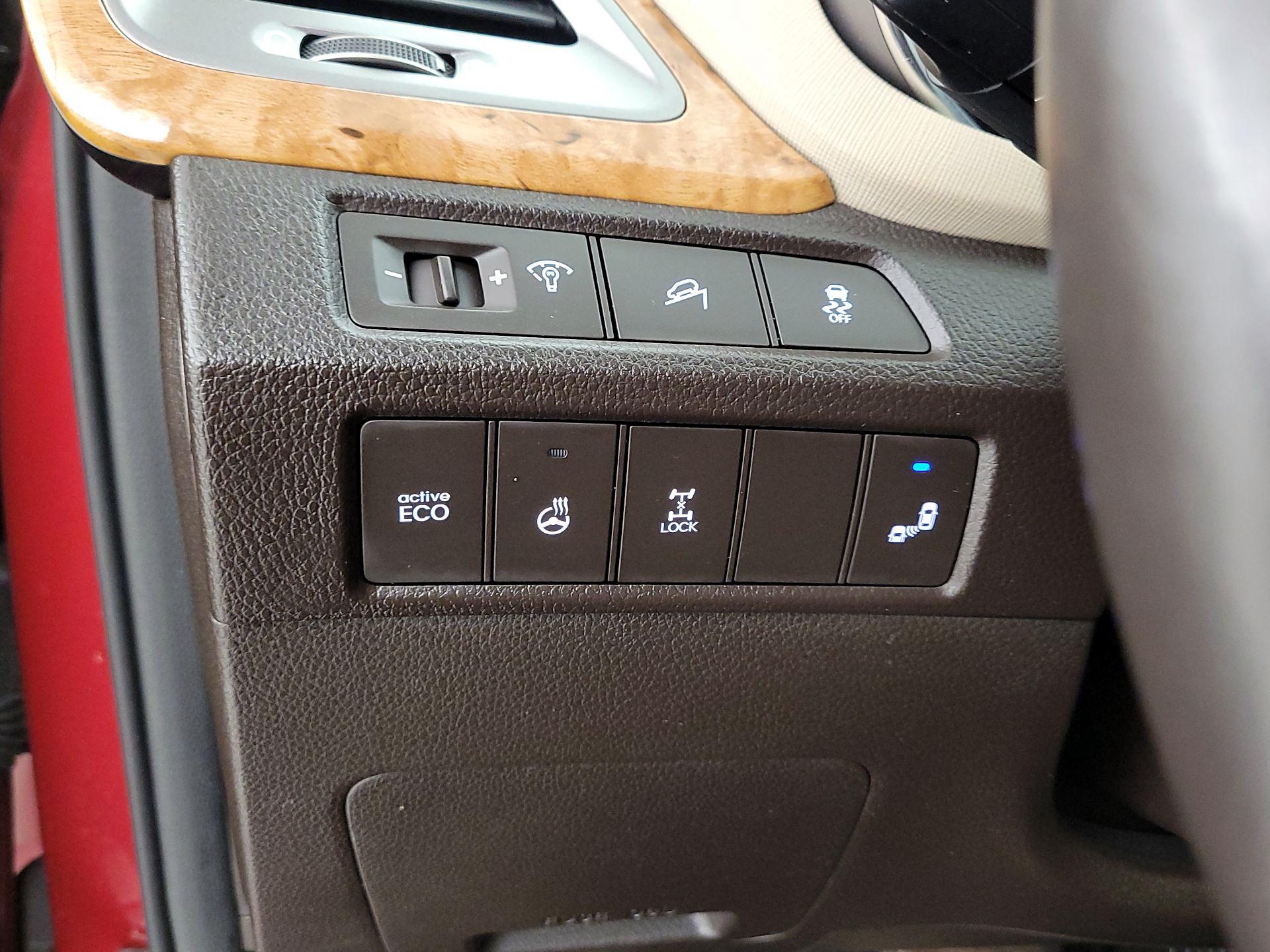 Thumbnail: 2015 Hyundai Santa Fe - 13