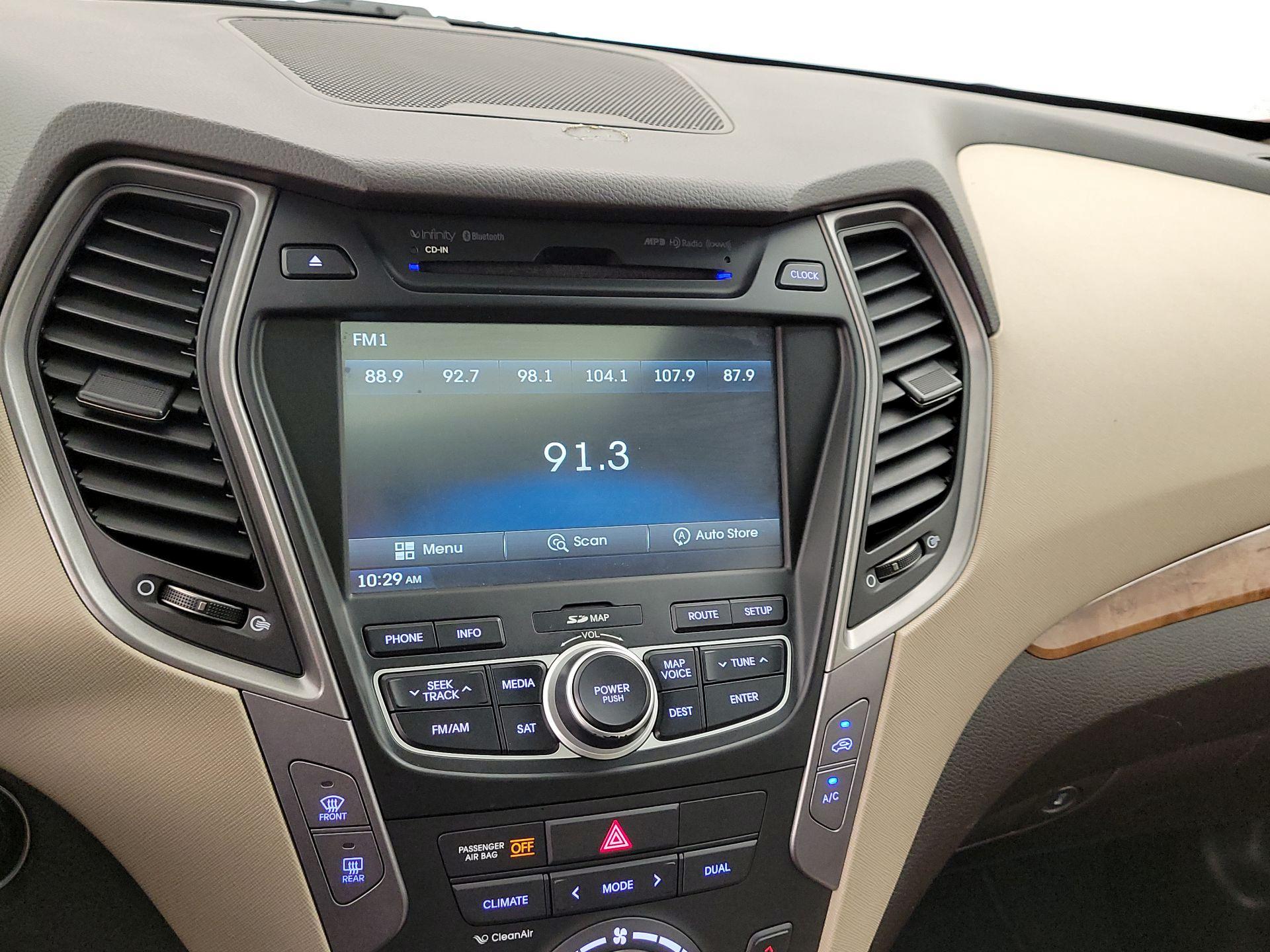 Thumbnail: 2015 Hyundai Santa Fe - 16