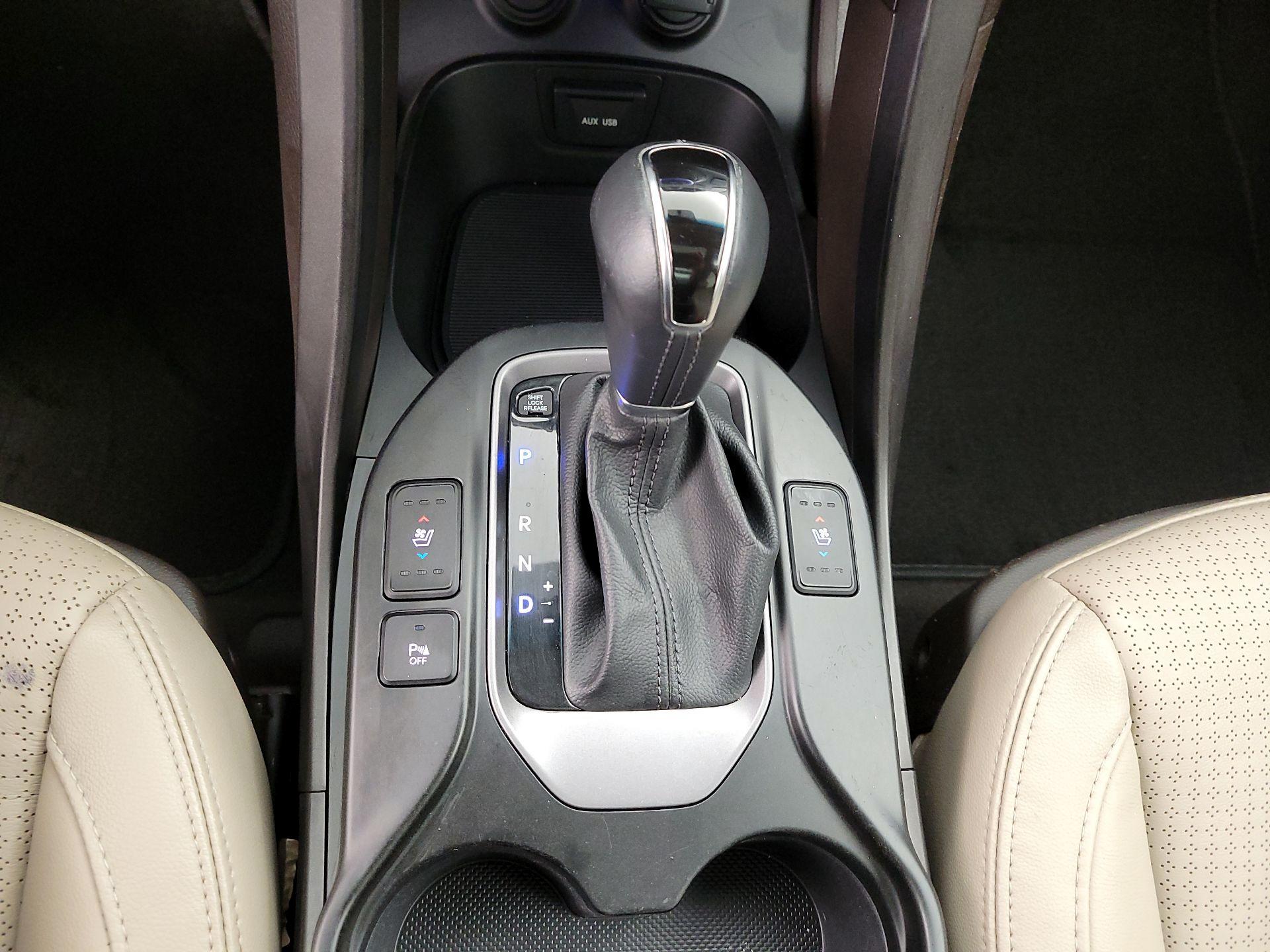 Thumbnail: 2015 Hyundai Santa Fe - 18