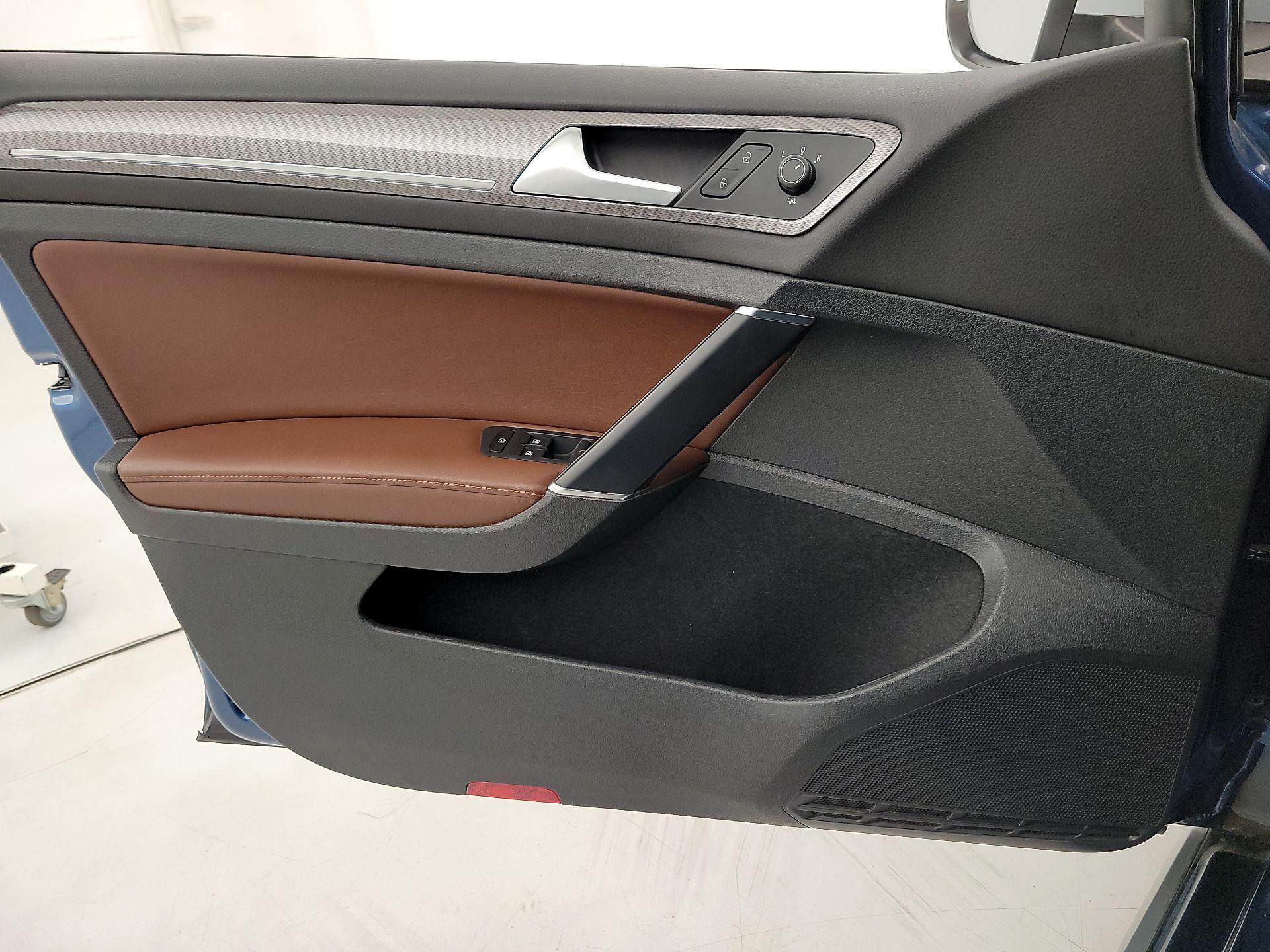 Thumbnail: 2018 Volkswagen Golf - 12