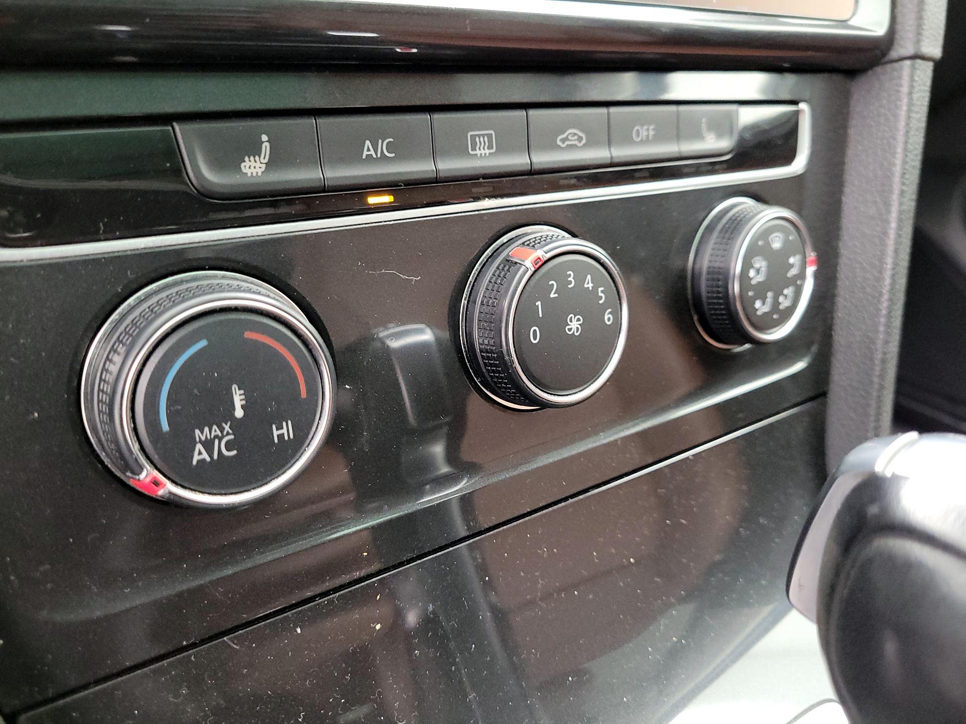 Thumbnail: 2018 Volkswagen Golf - 16