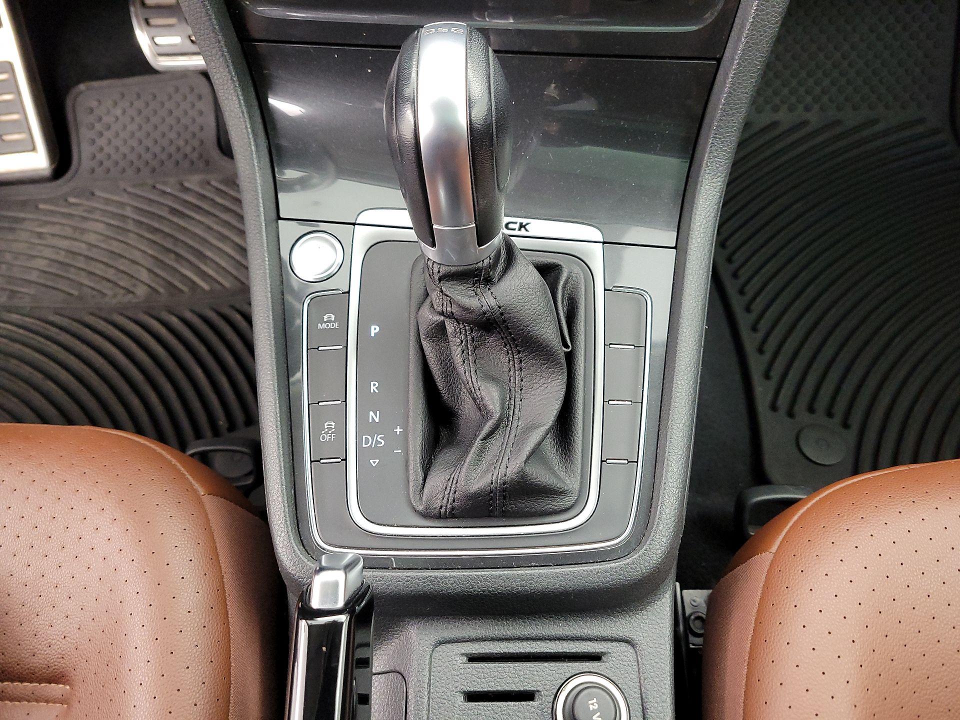 Thumbnail: 2018 Volkswagen Golf - 17