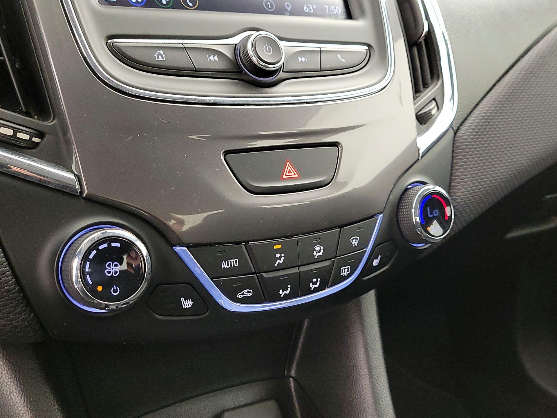 Thumbnail: 2019 Chevrolet Cruze - 16