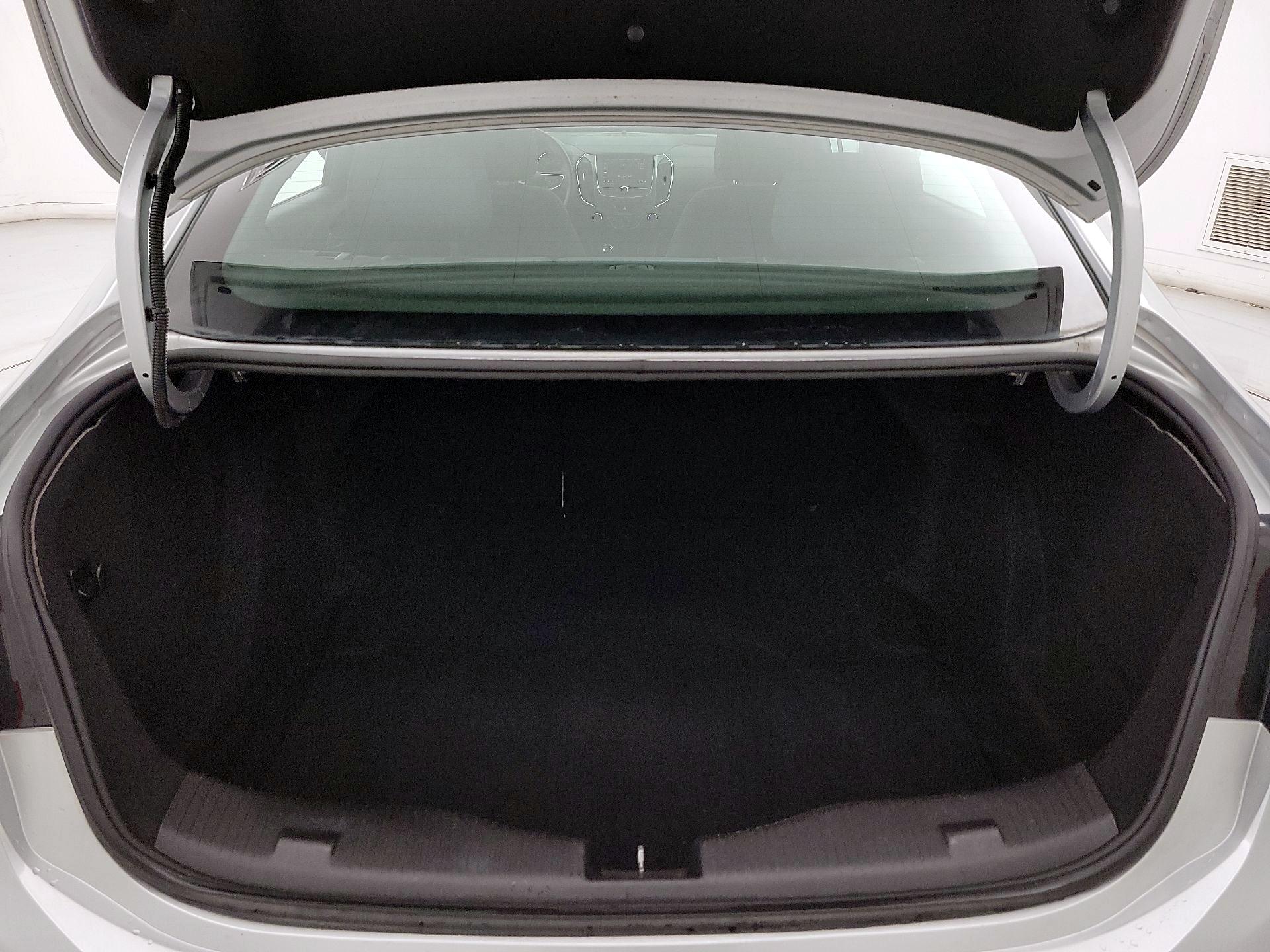 Thumbnail: 2019 Chevrolet Cruze - 20