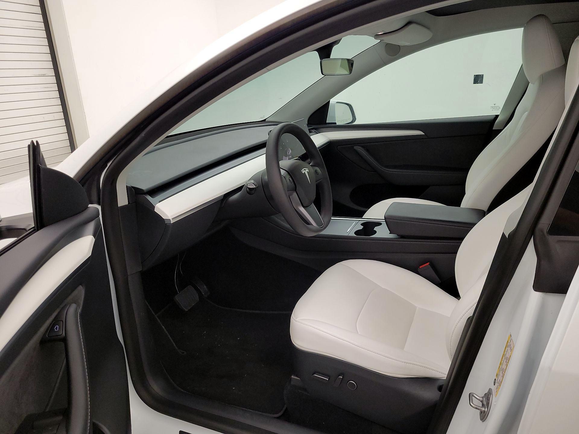 Thumbnail: 2023 Tesla Model Y - 11