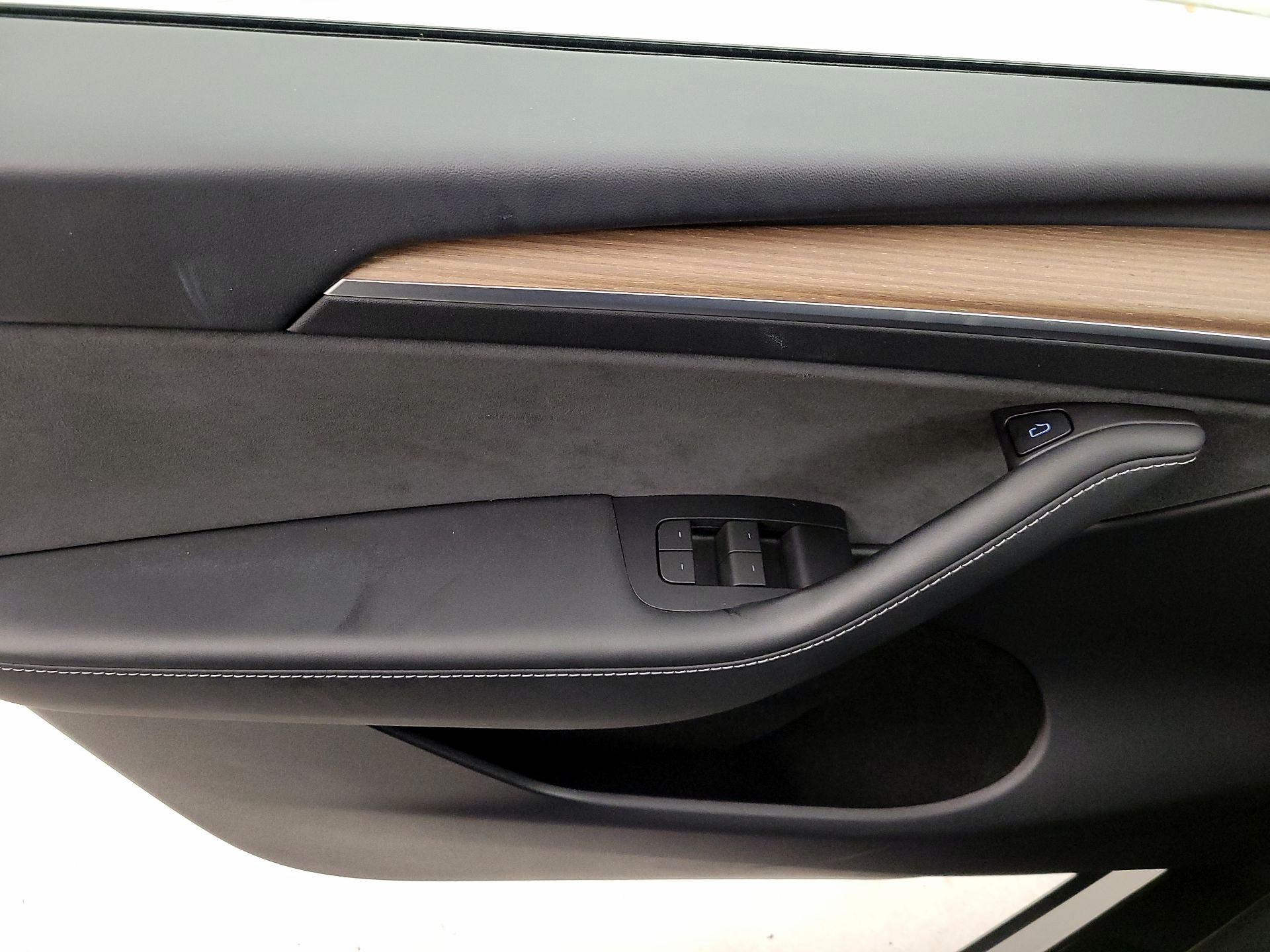 Thumbnail: 2023 Tesla Model Y - 12