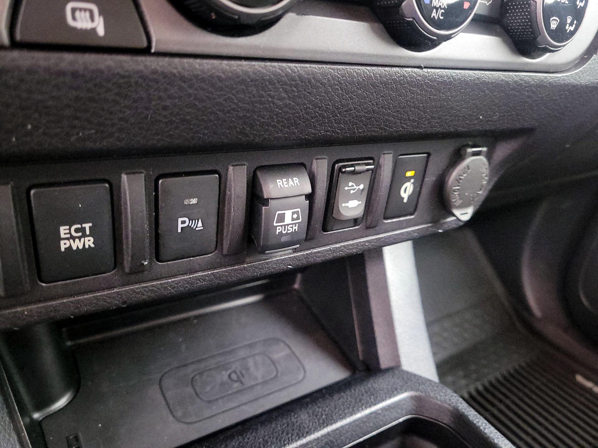 Thumbnail: 2018 Toyota Tacoma - 18