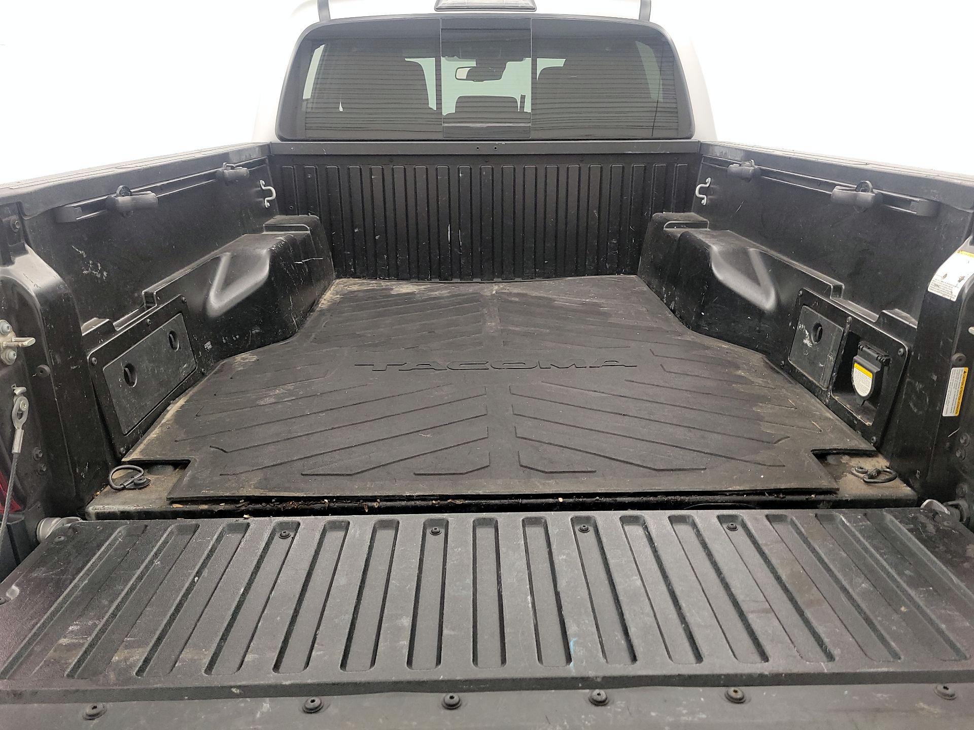 Thumbnail: 2018 Toyota Tacoma - 20