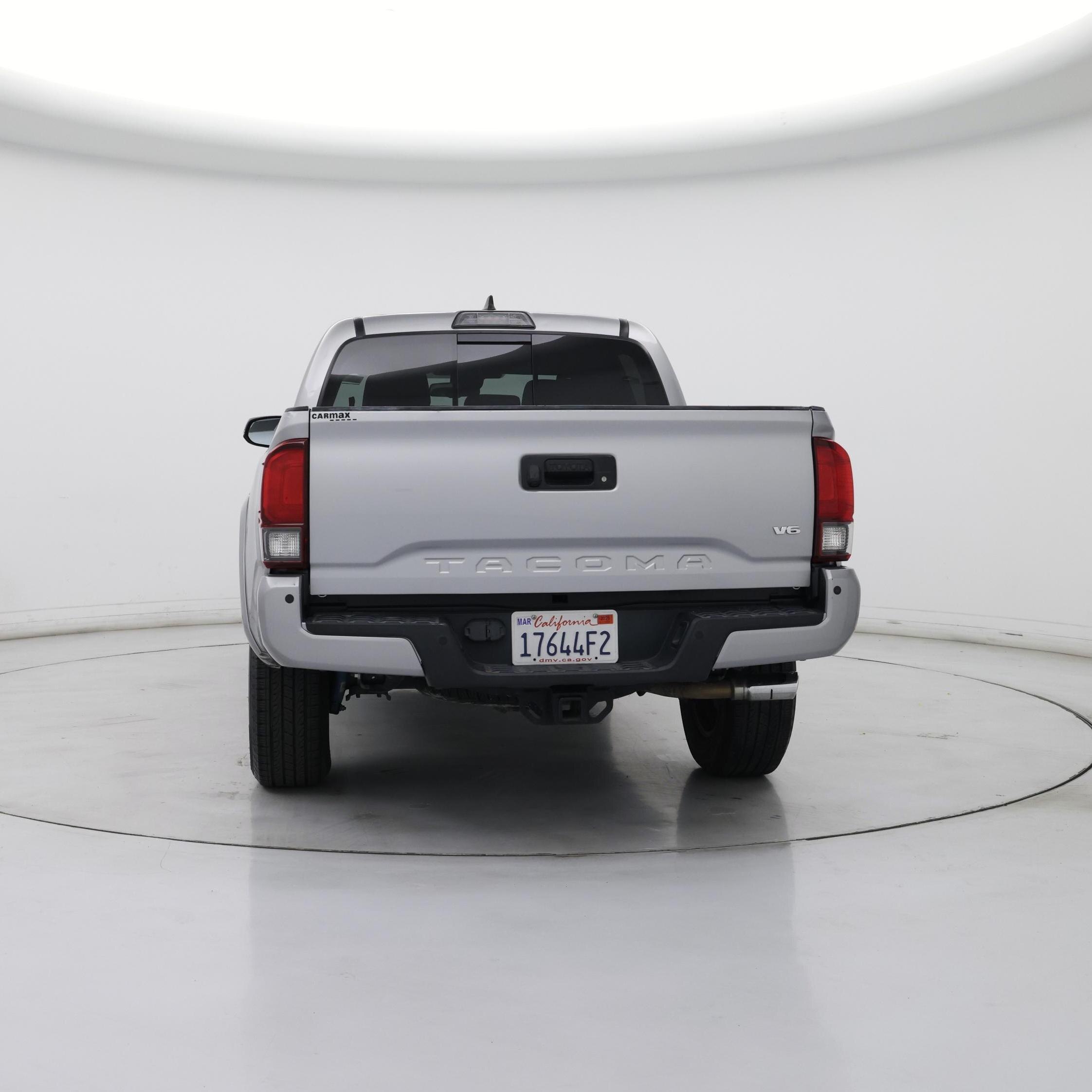 Thumbnail: 2018 Toyota Tacoma - 6