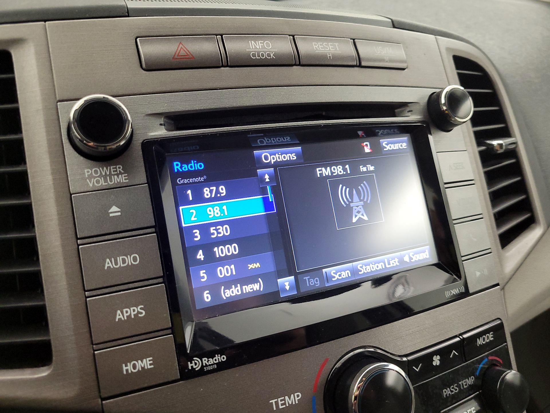 Thumbnail: 2015 Toyota Venza - 15