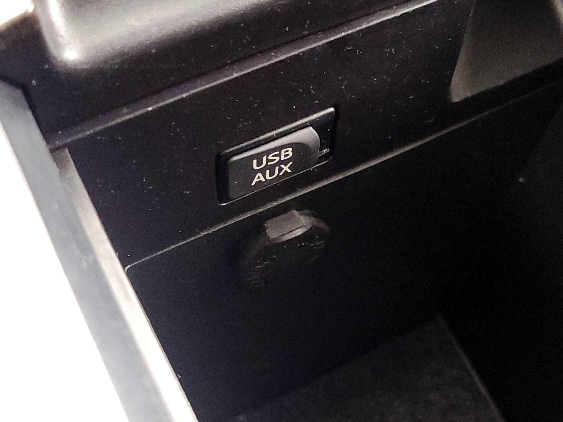 Thumbnail: 2015 Toyota Venza - 18