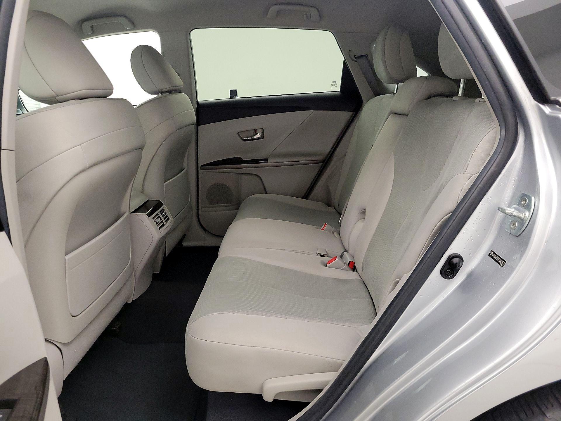 Thumbnail: 2015 Toyota Venza - 19