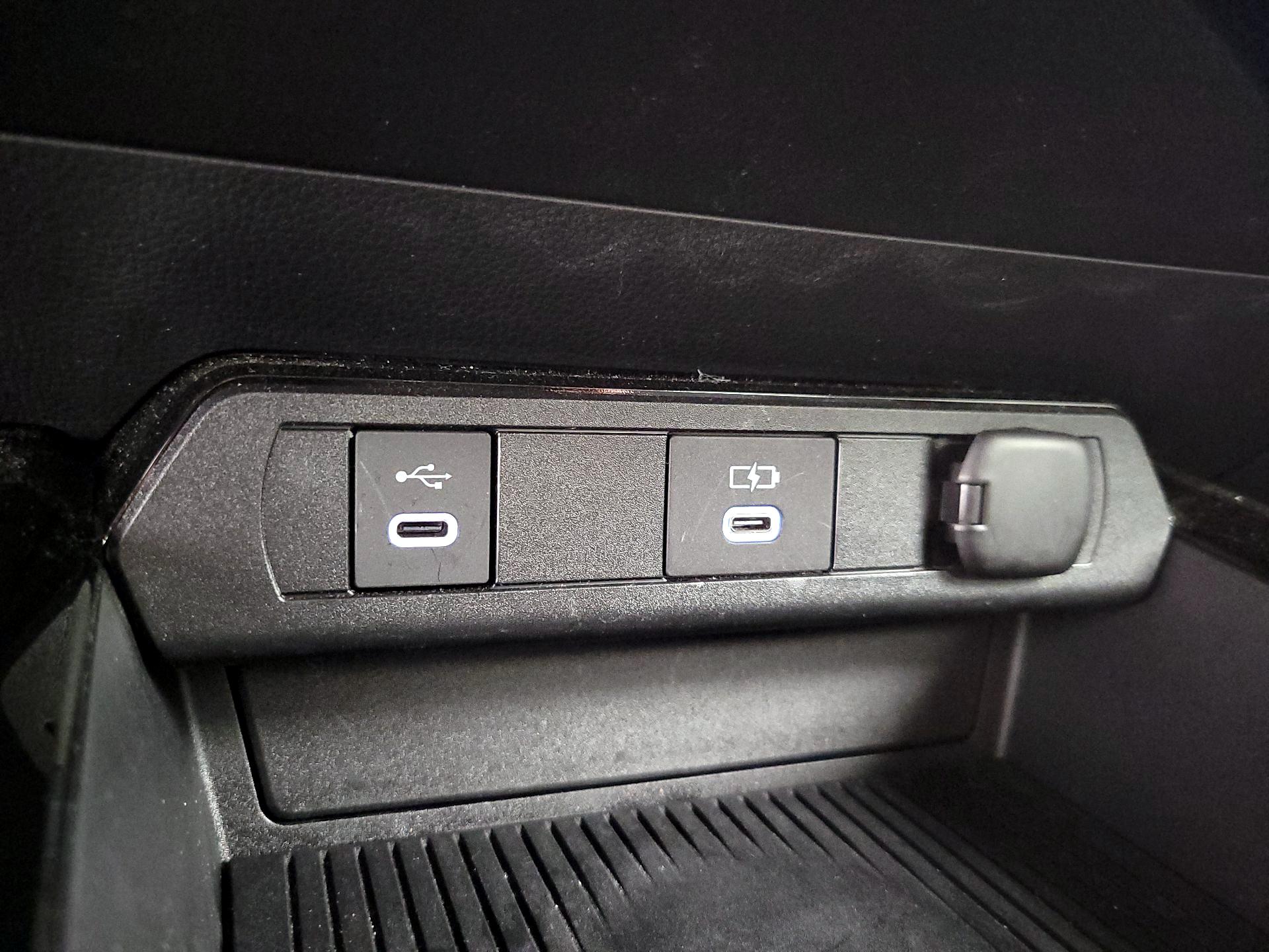 Thumbnail: 2024 Toyota Prius - 18