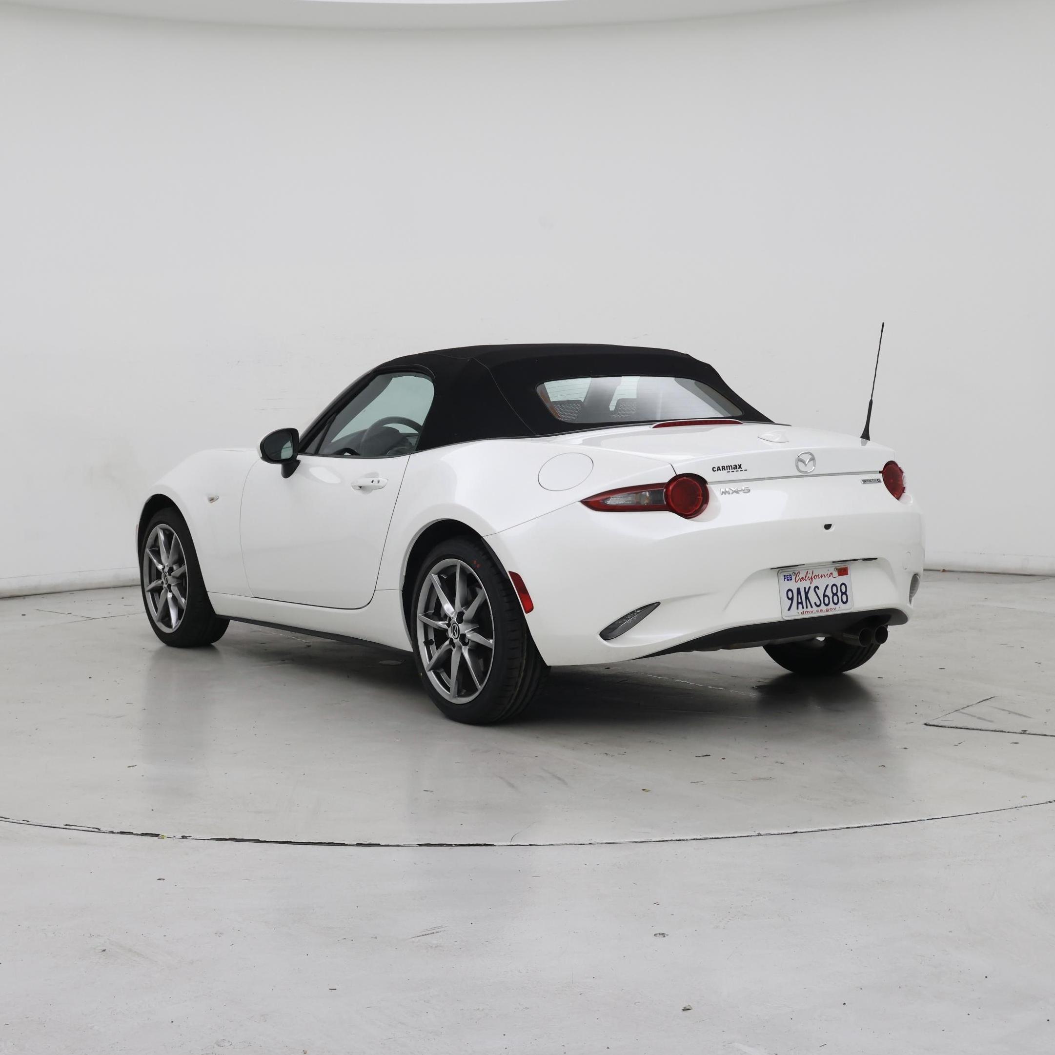 Thumbnail: 2022 Mazda MX-5 Miata - 2