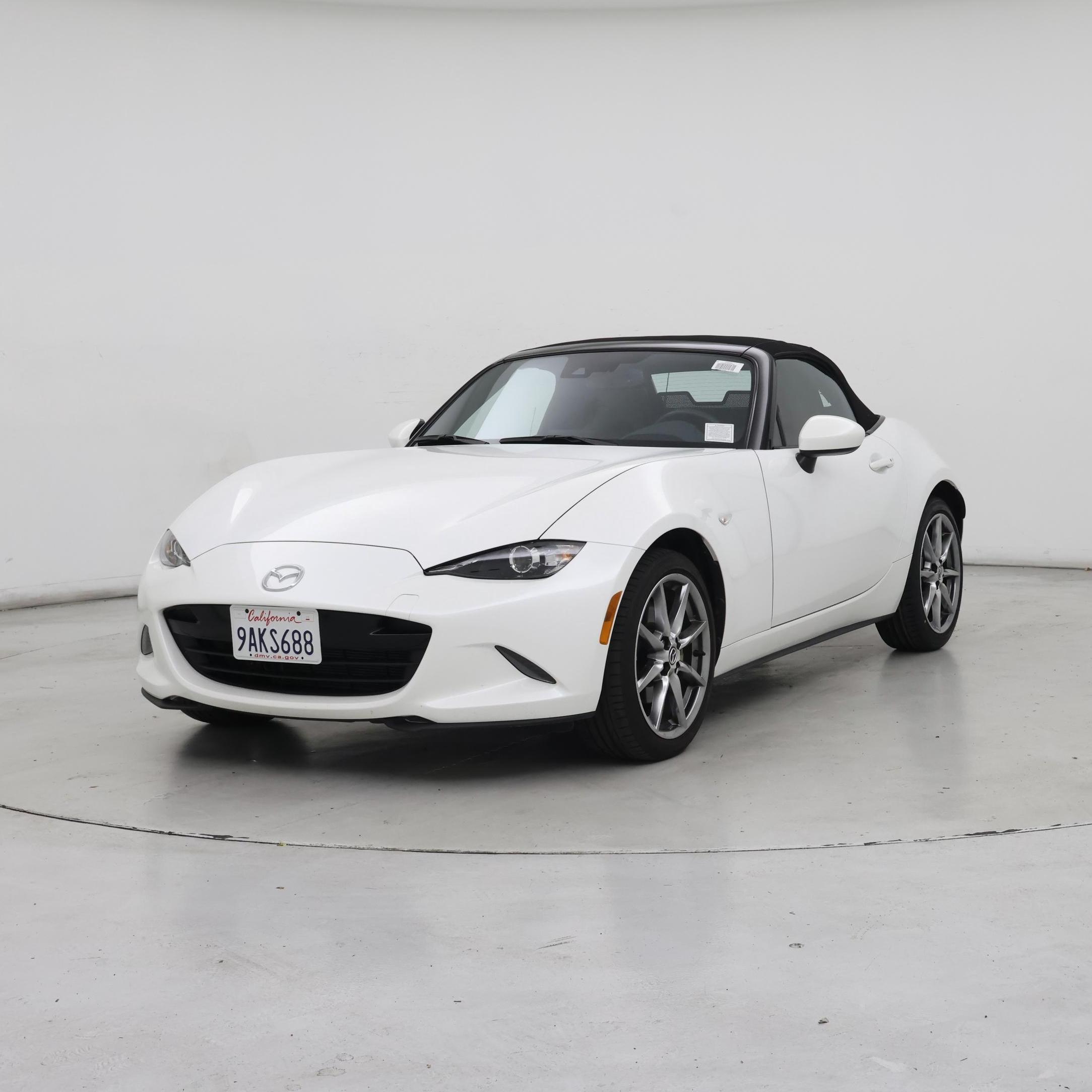 Thumbnail: 2022 Mazda MX-5 Miata - 4